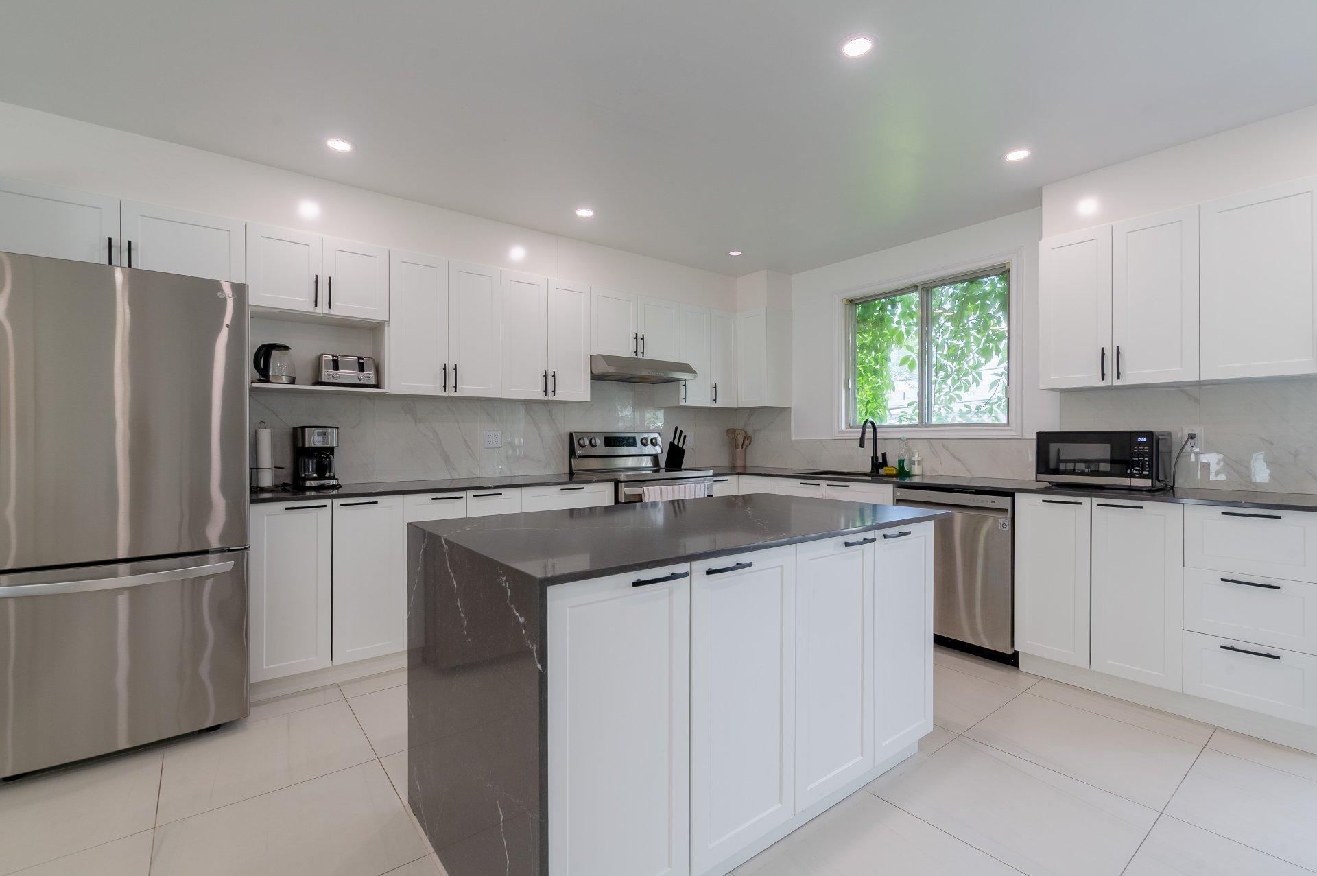 









7460


Rue Trudeau

,
Brossard,




QC
J4W2M3

