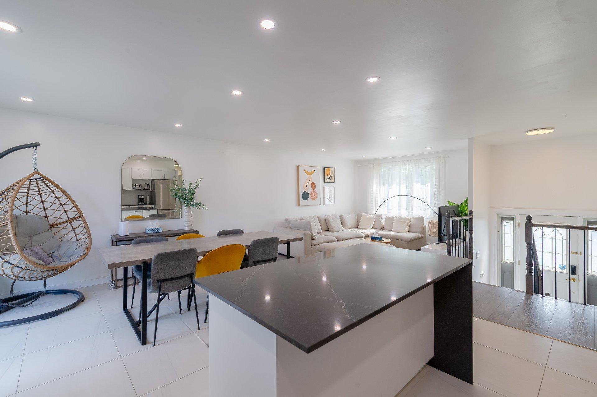 









7460


Rue Trudeau

,
Brossard,




QC
J4W2M3

