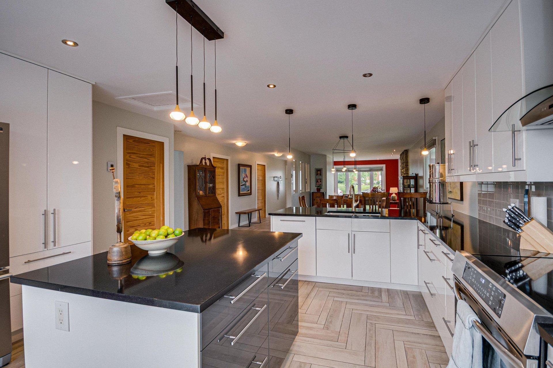 









105


Rue Cholette

,
Gatineau (Hull),




QC
J8Y6L7

