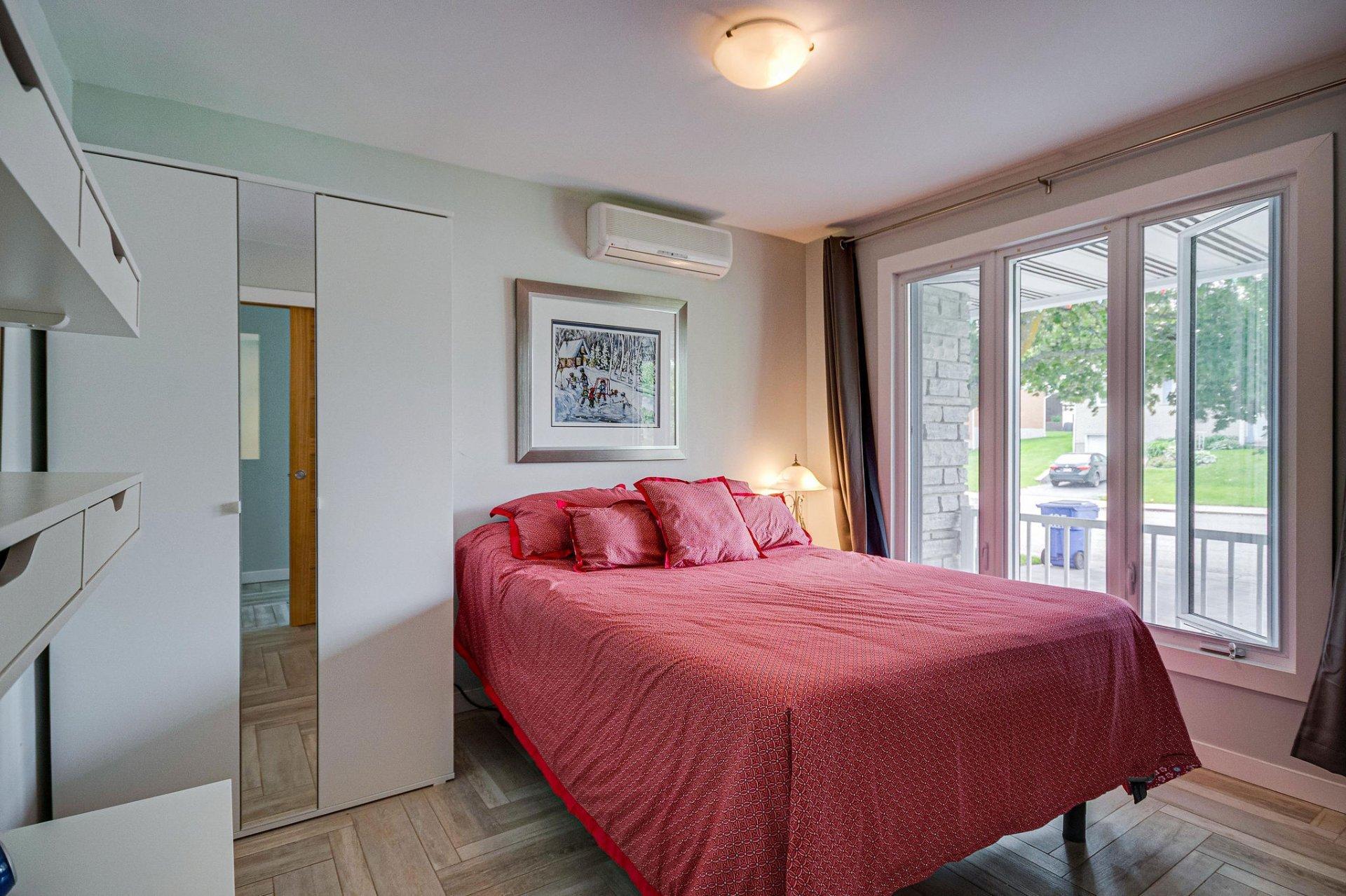 









105


Rue Cholette

,
Gatineau (Hull),




QC
J8Y6L7

