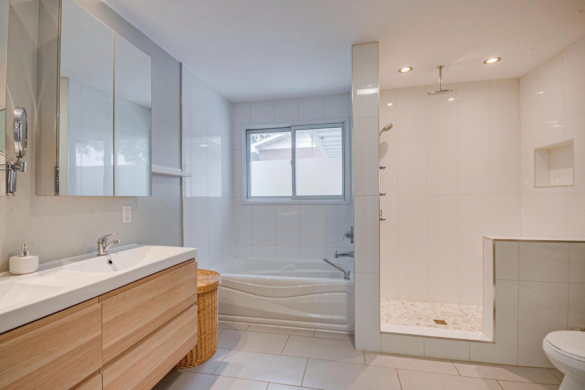 









105


Rue Cholette

,
Gatineau (Hull),




QC
J8Y6L7

