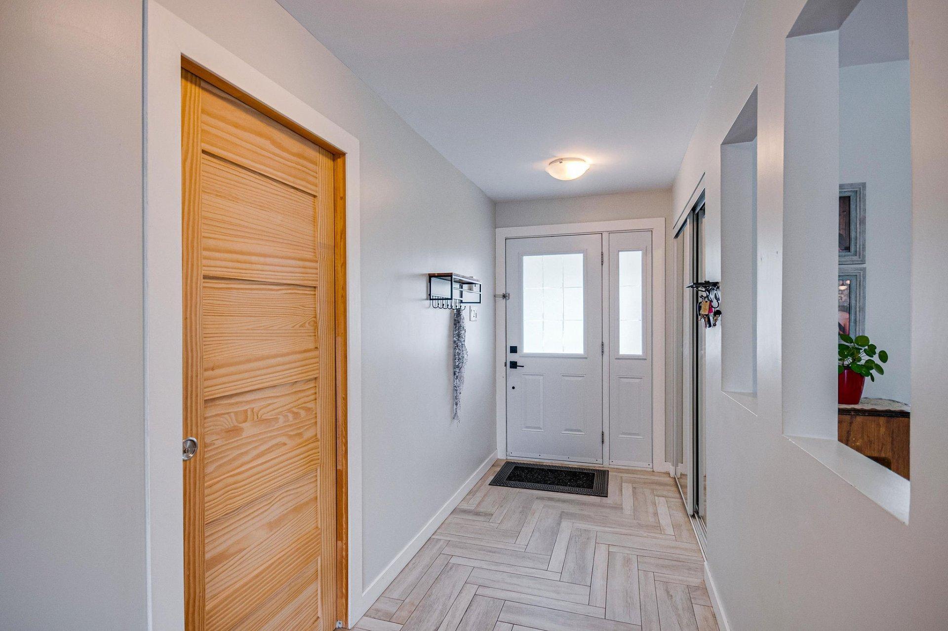 









105


Rue Cholette

,
Gatineau (Hull),




QC
J8Y6L7

