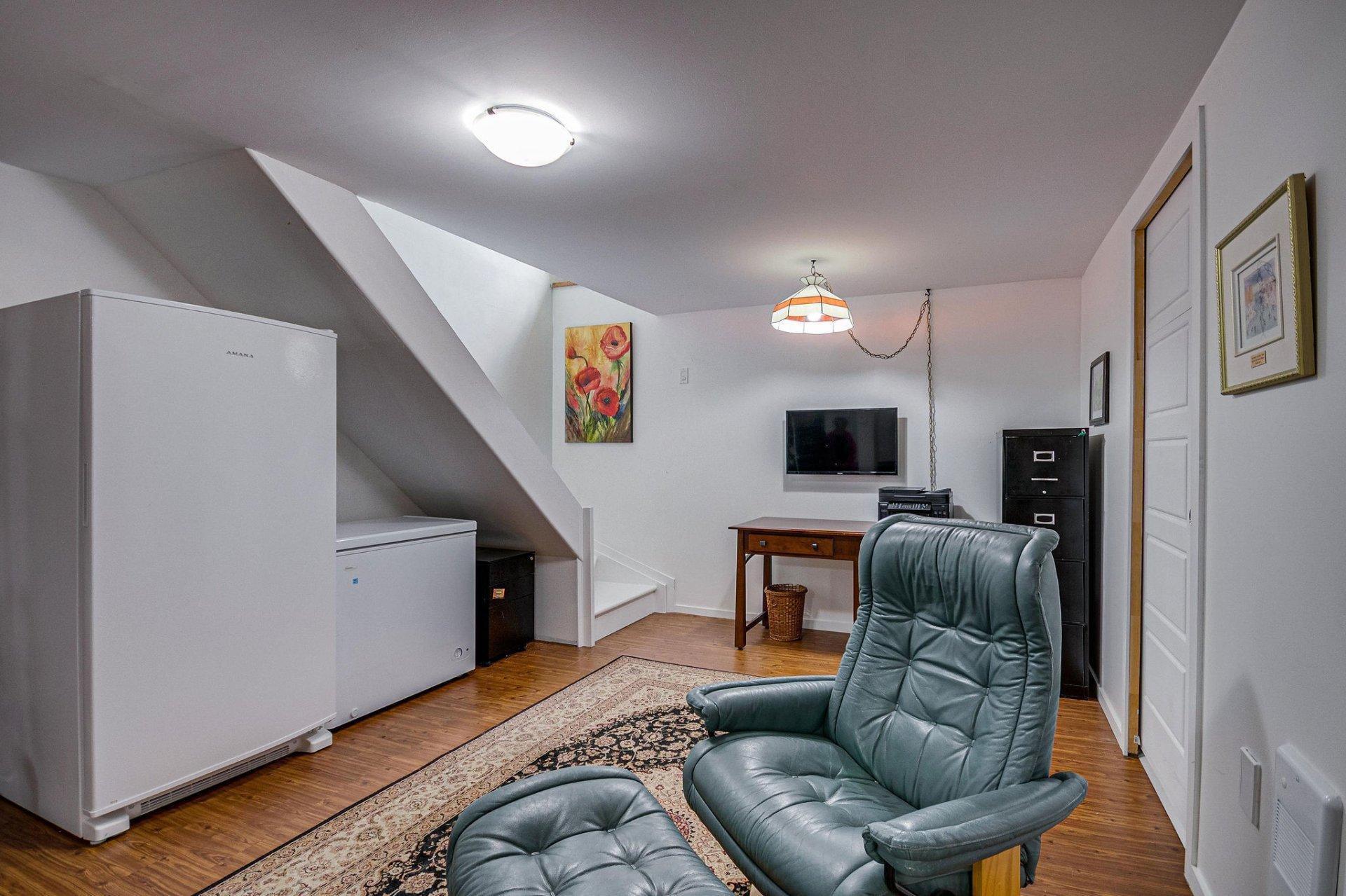 









105


Rue Cholette

,
Gatineau (Hull),




QC
J8Y6L7

