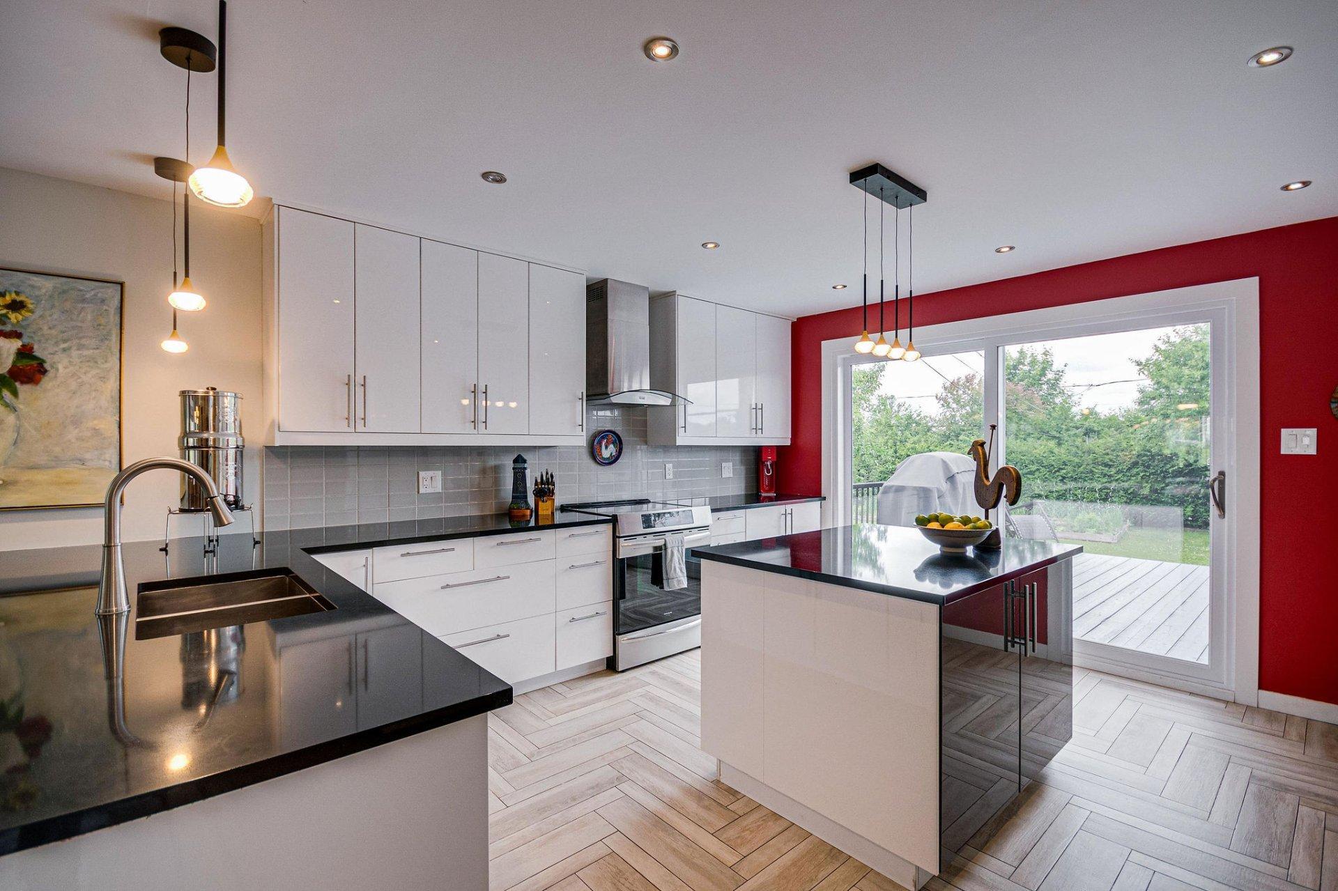 









105


Rue Cholette

,
Gatineau (Hull),




QC
J8Y6L7

