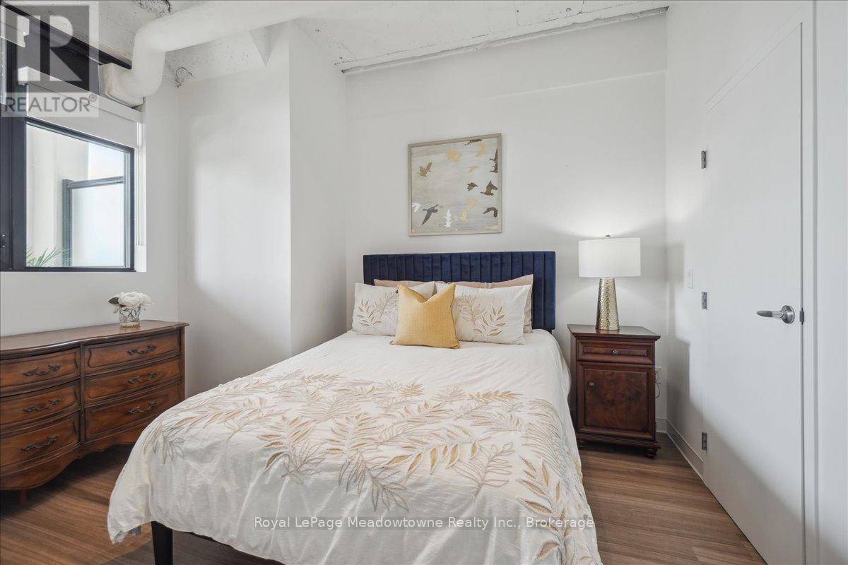 












321 - 120 HURON STREET

,
Guelph (St. Patrick's Ward),




Ontario
N1E0T8

