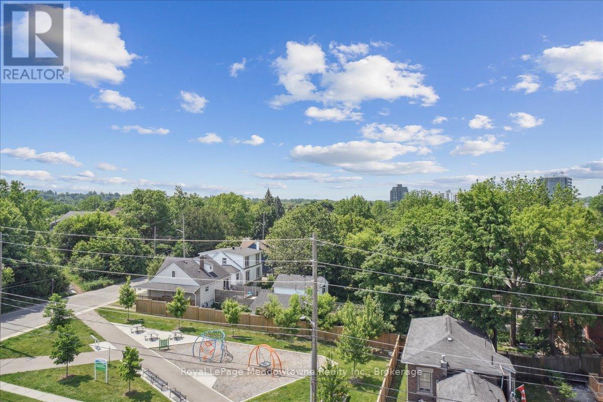 












321 - 120 HURON STREET

,
Guelph (St. Patrick's Ward),




Ontario
N1E0T8

