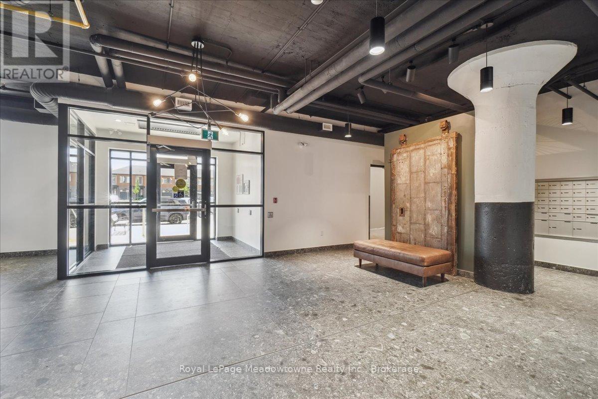 












321 - 120 HURON STREET

,
Guelph (St. Patrick's Ward),




Ontario
N1E0T8

