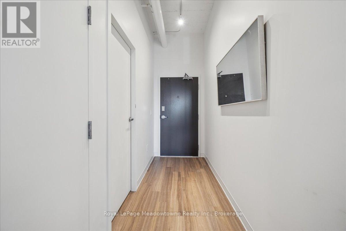 












321 - 120 HURON STREET

,
Guelph (St. Patrick's Ward),




Ontario
N1E0T8

