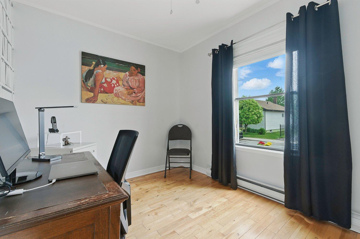 









45


Rue Thibodeau

,
Sainte-Agathe-des-Monts,




QC
J9C2L8

