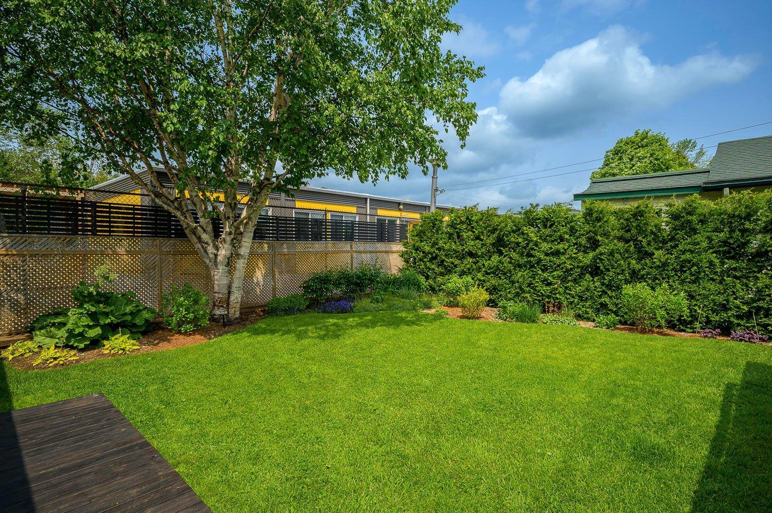 









45


Rue Thibodeau

,
Sainte-Agathe-des-Monts,




QC
J9C2L8

