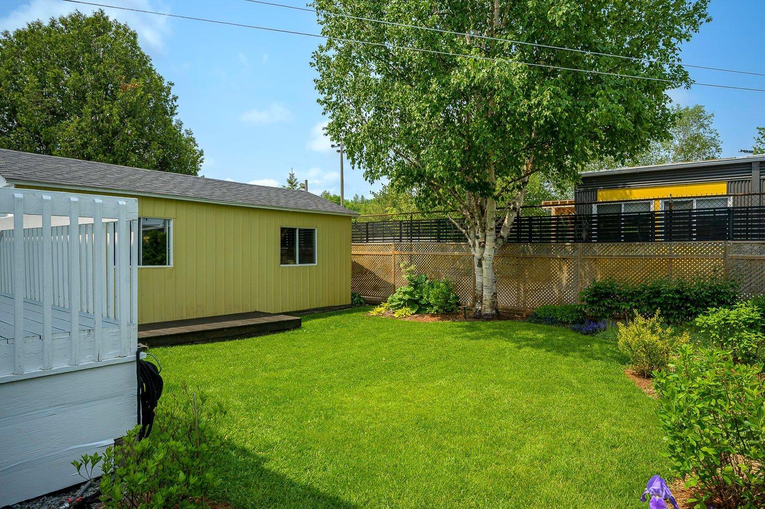 









45


Rue Thibodeau

,
Sainte-Agathe-des-Monts,




QC
J9C2L8

