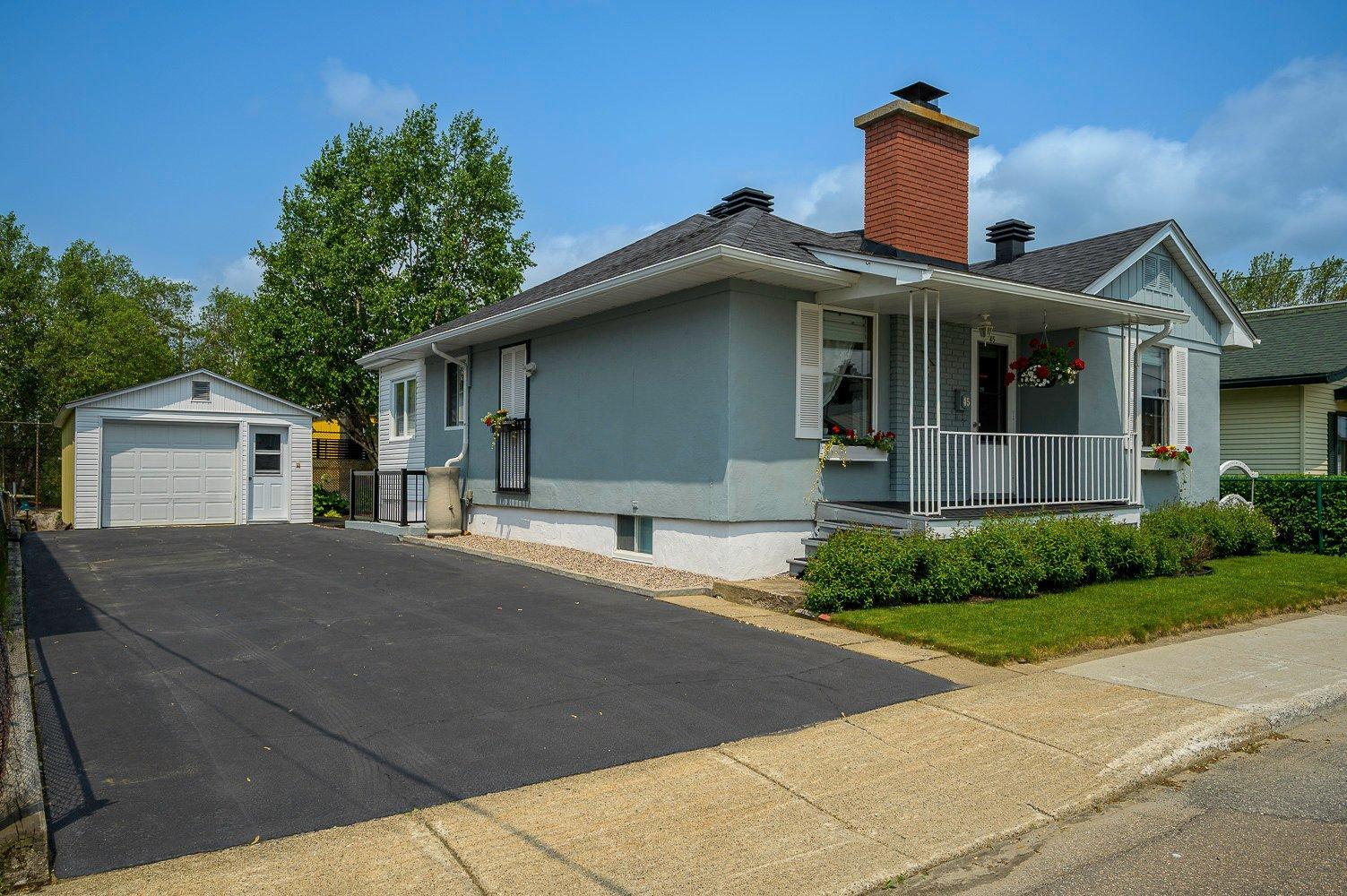 









45


Rue Thibodeau

,
Sainte-Agathe-des-Monts,




QC
J9C2L8

