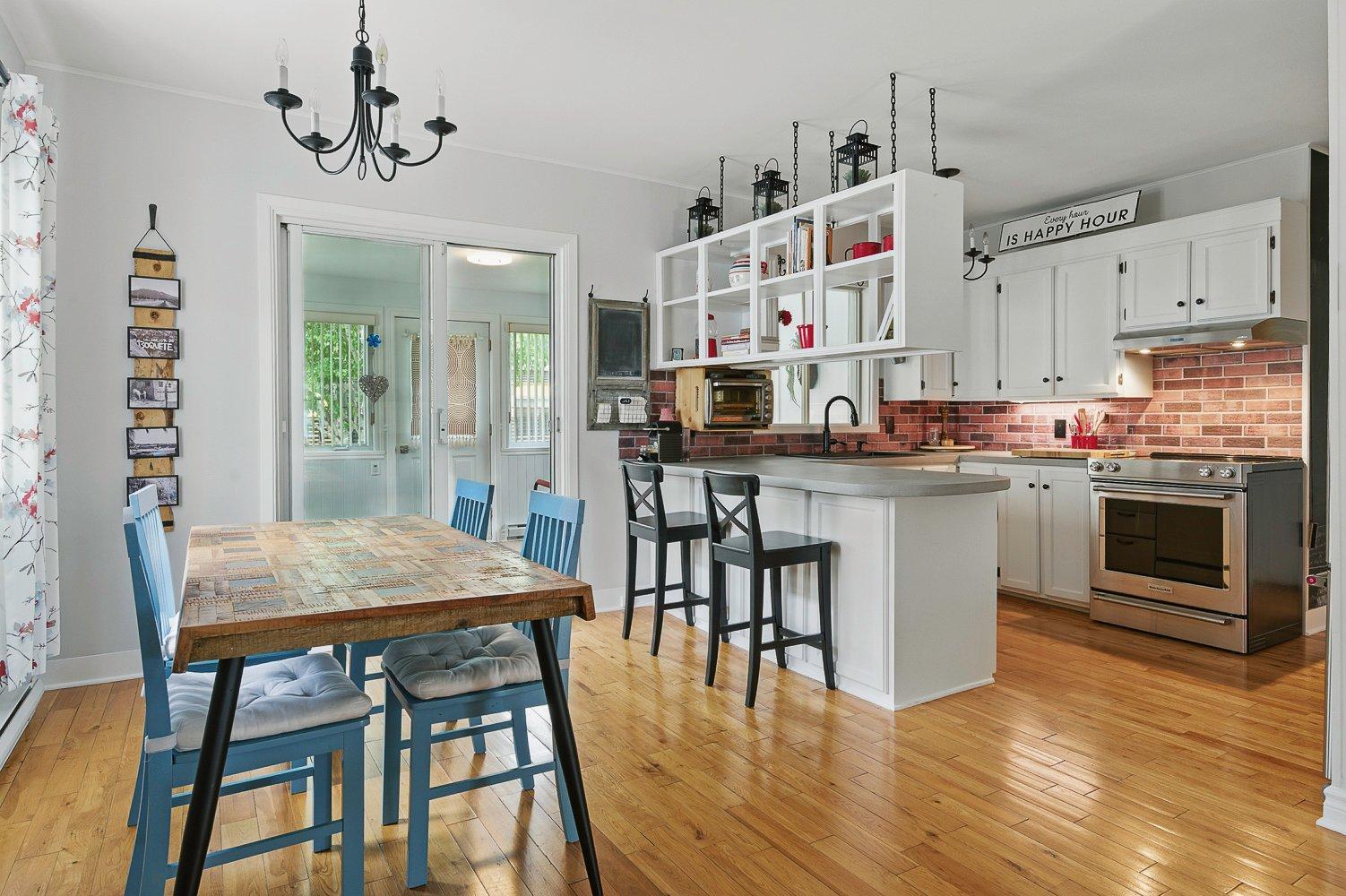 









45


Rue Thibodeau

,
Sainte-Agathe-des-Monts,




QC
J9C2L8

