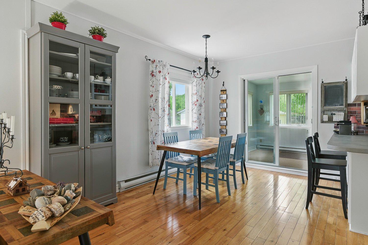 









45


Rue Thibodeau

,
Sainte-Agathe-des-Monts,




QC
J9C2L8


