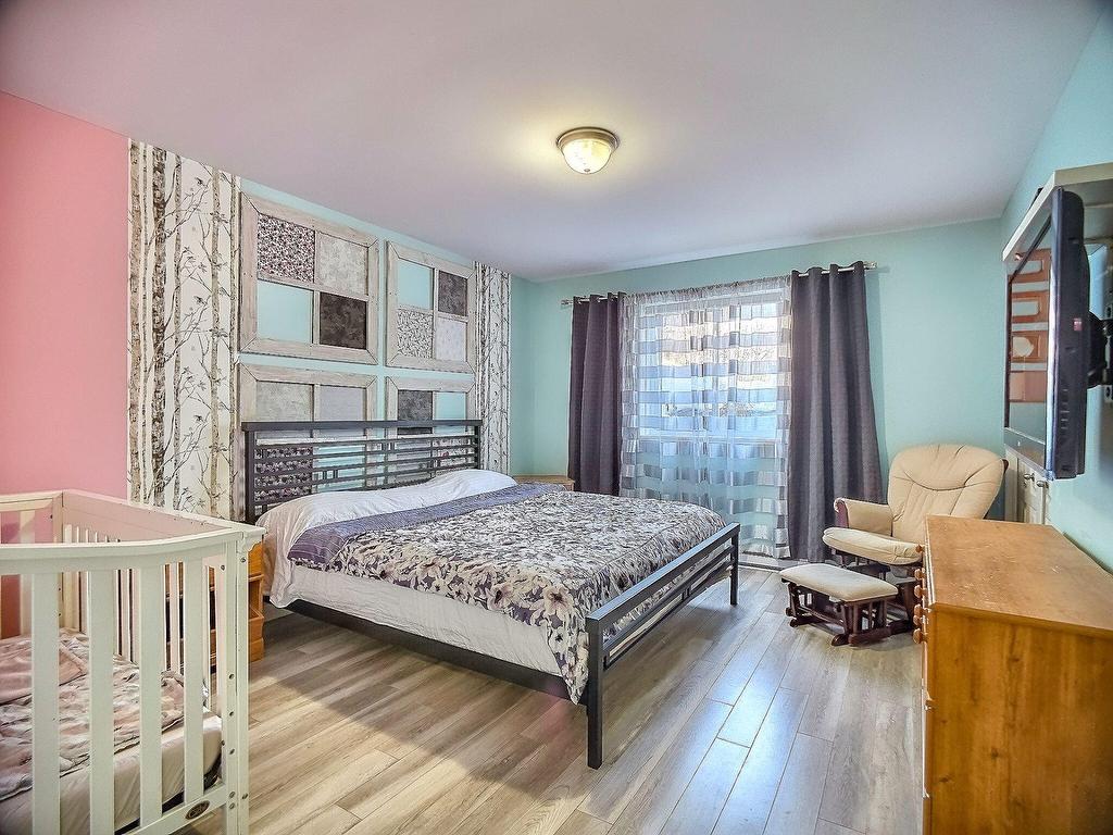 









34


Ch. du Haut-Bois

,
Val-des-Monts,




QC
J8N0C9

