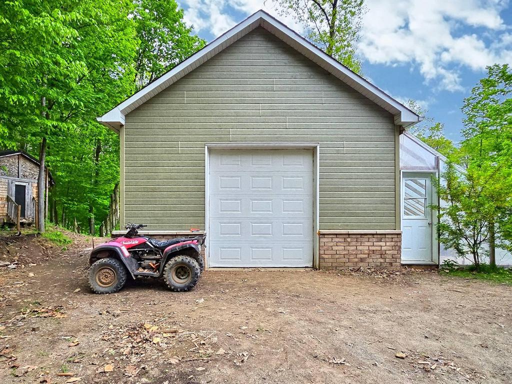 









34


Ch. du Haut-Bois

,
Val-des-Monts,




QC
J8N0C9

