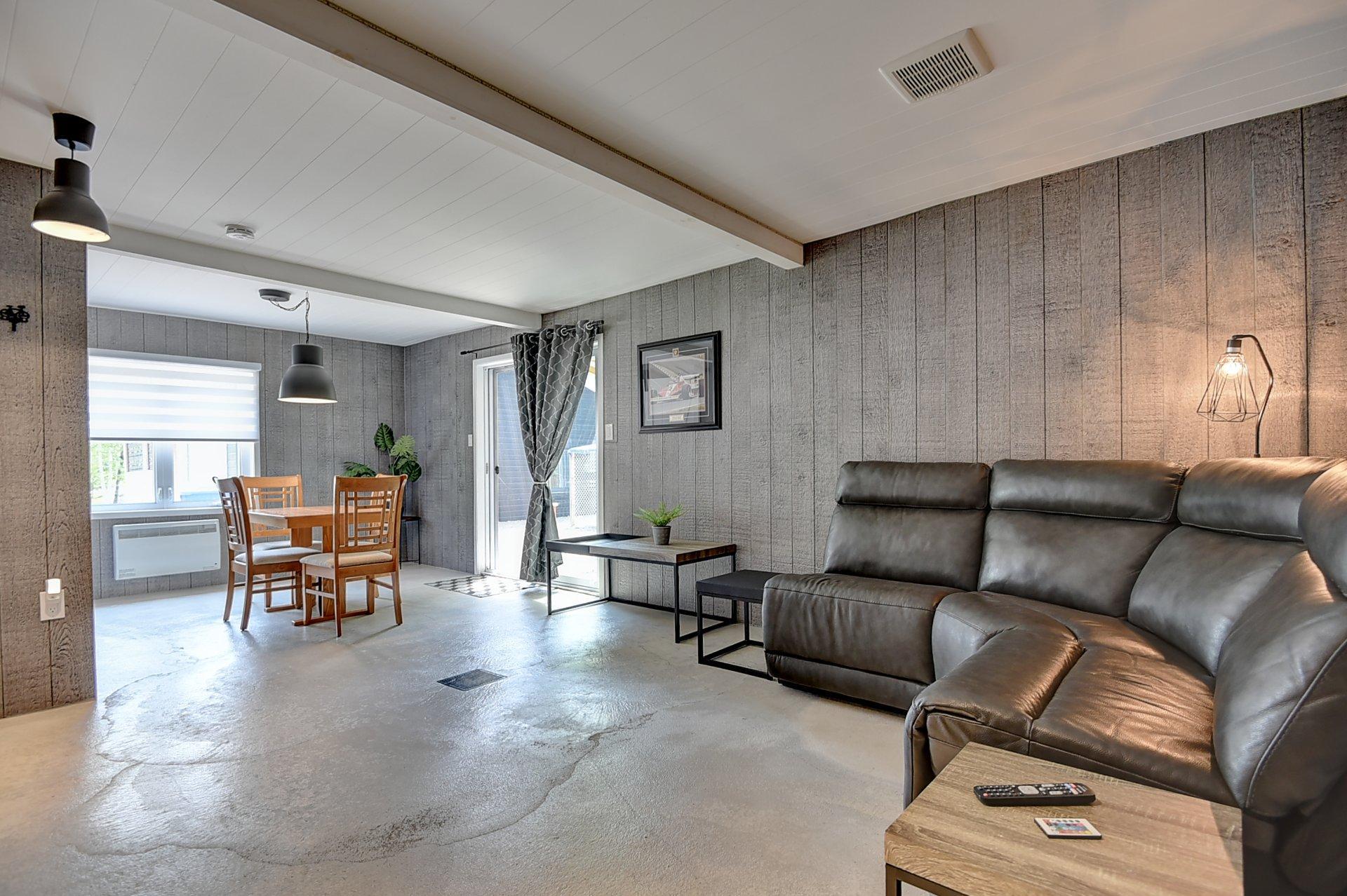 









1325


Ch. Mondor

,
Saint-Damien,




QC
J0K2E0

