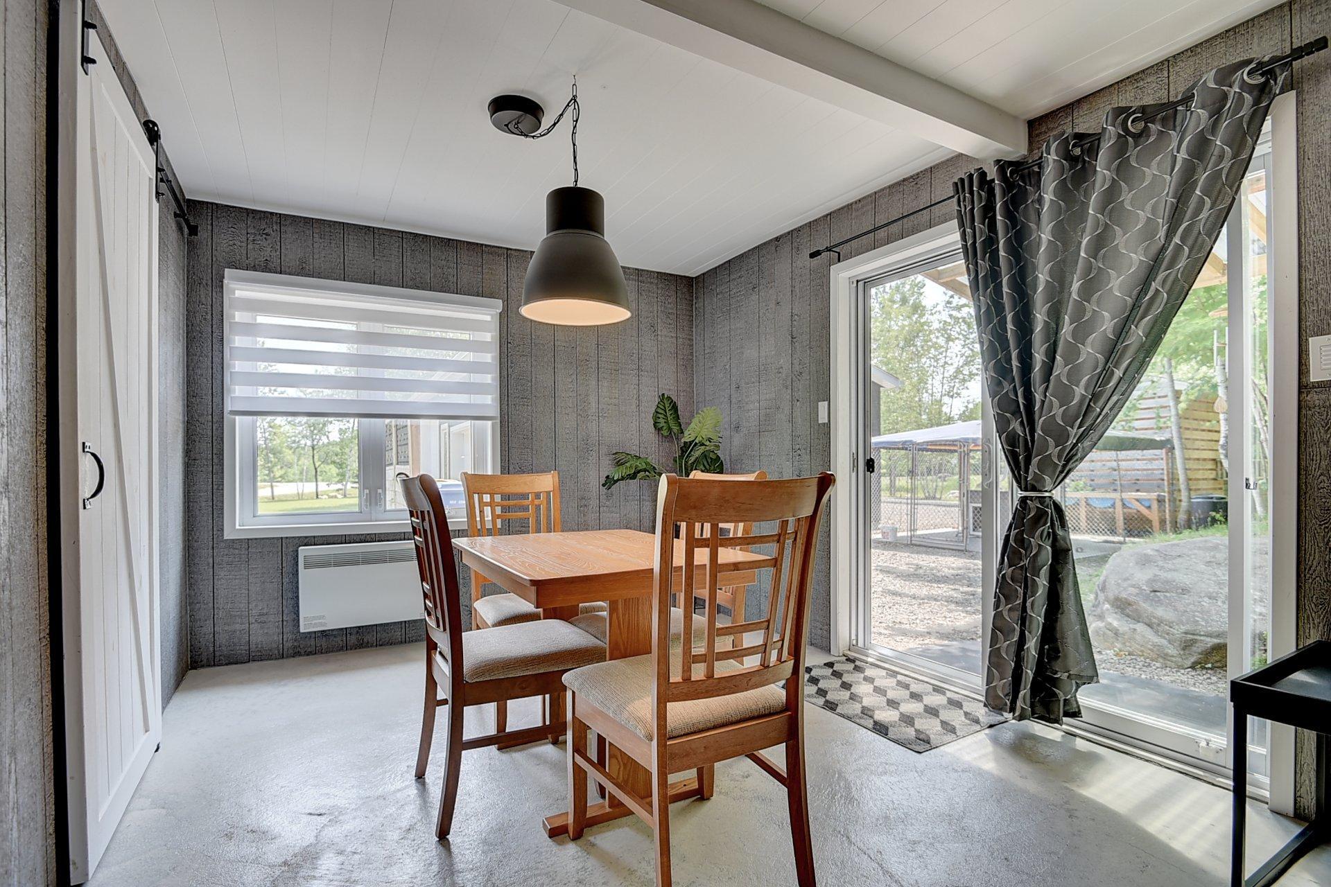 









1325


Ch. Mondor

,
Saint-Damien,




QC
J0K2E0

