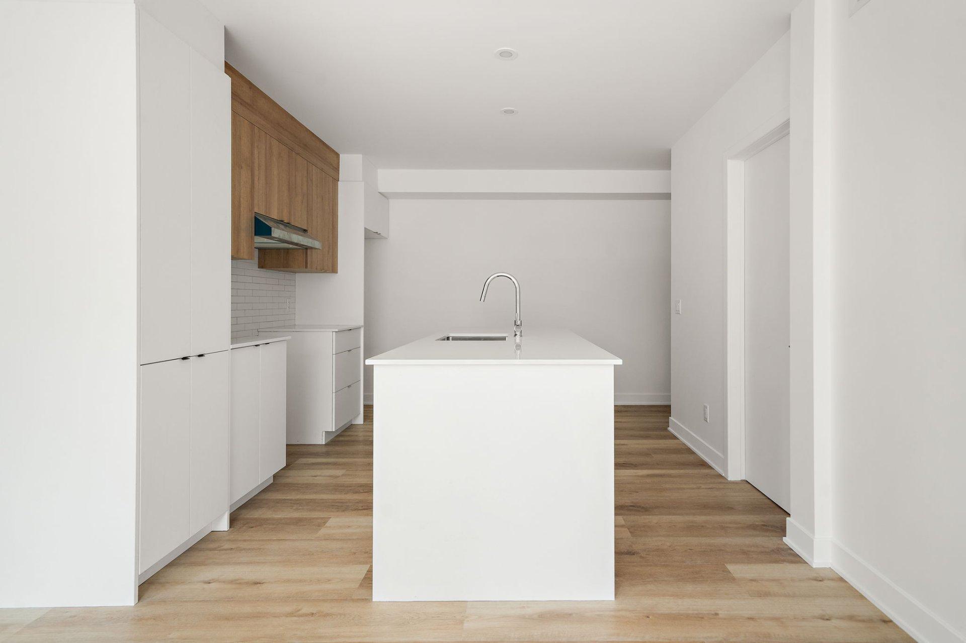 









4352


Rue De Brébeuf

,
Montréal (Le Plateau-Mont-Royal),




QC
H2J3K9


