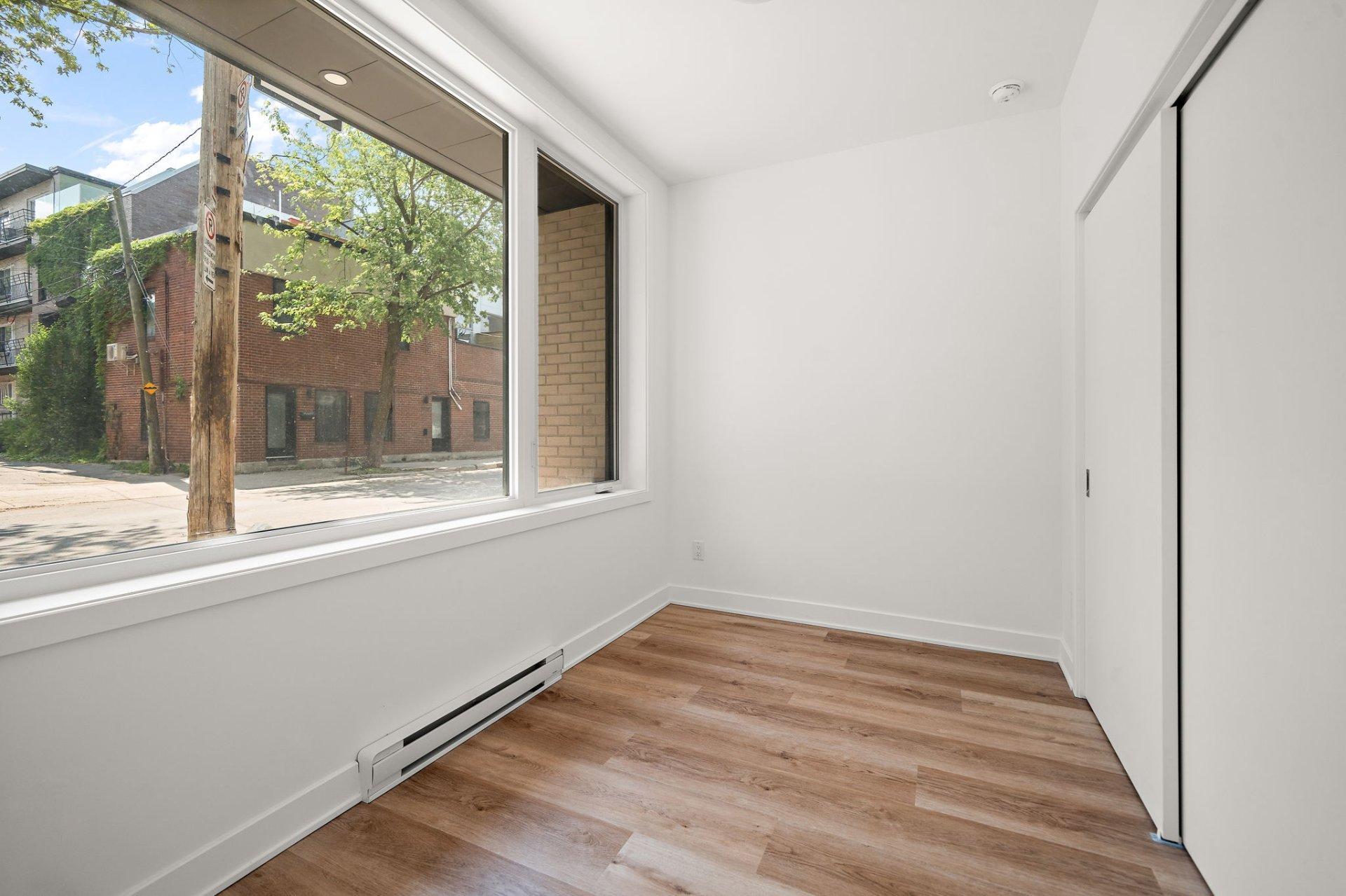 









4352


Rue De Brébeuf

,
Montréal (Le Plateau-Mont-Royal),




QC
H2J3K9

