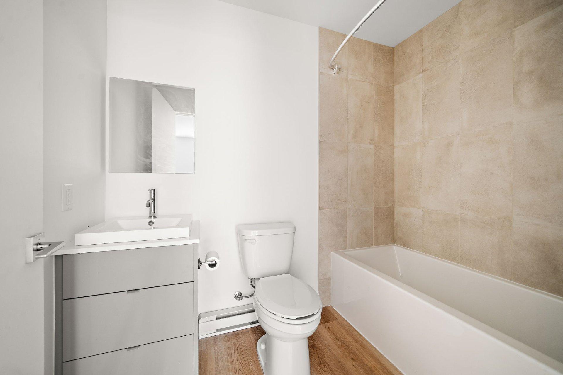 









4352


Rue De Brébeuf

,
Montréal (Le Plateau-Mont-Royal),




QC
H2J3K9

