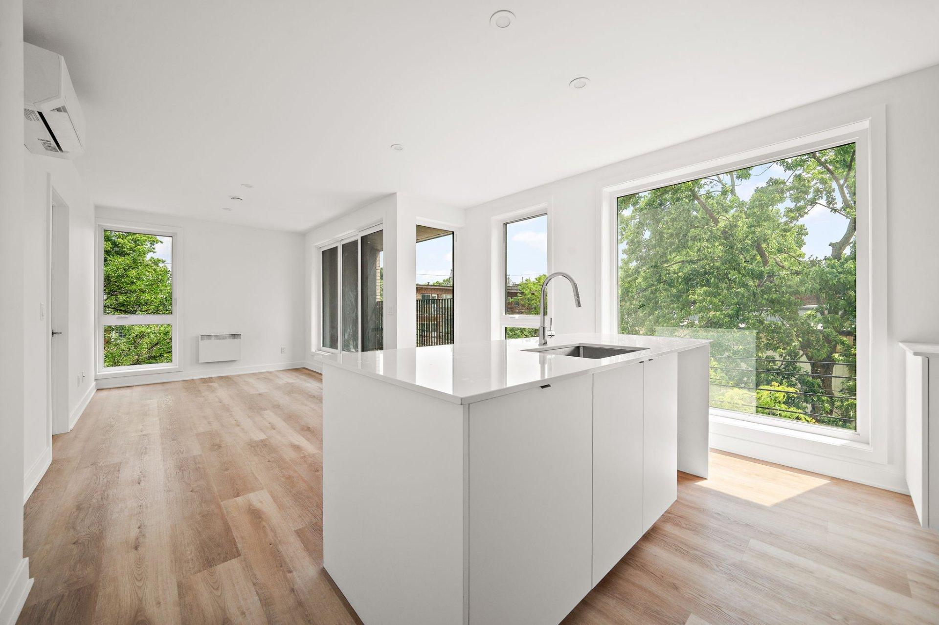 









4352


Rue De Brébeuf

,
Montréal (Le Plateau-Mont-Royal),




QC
H2J3K9

