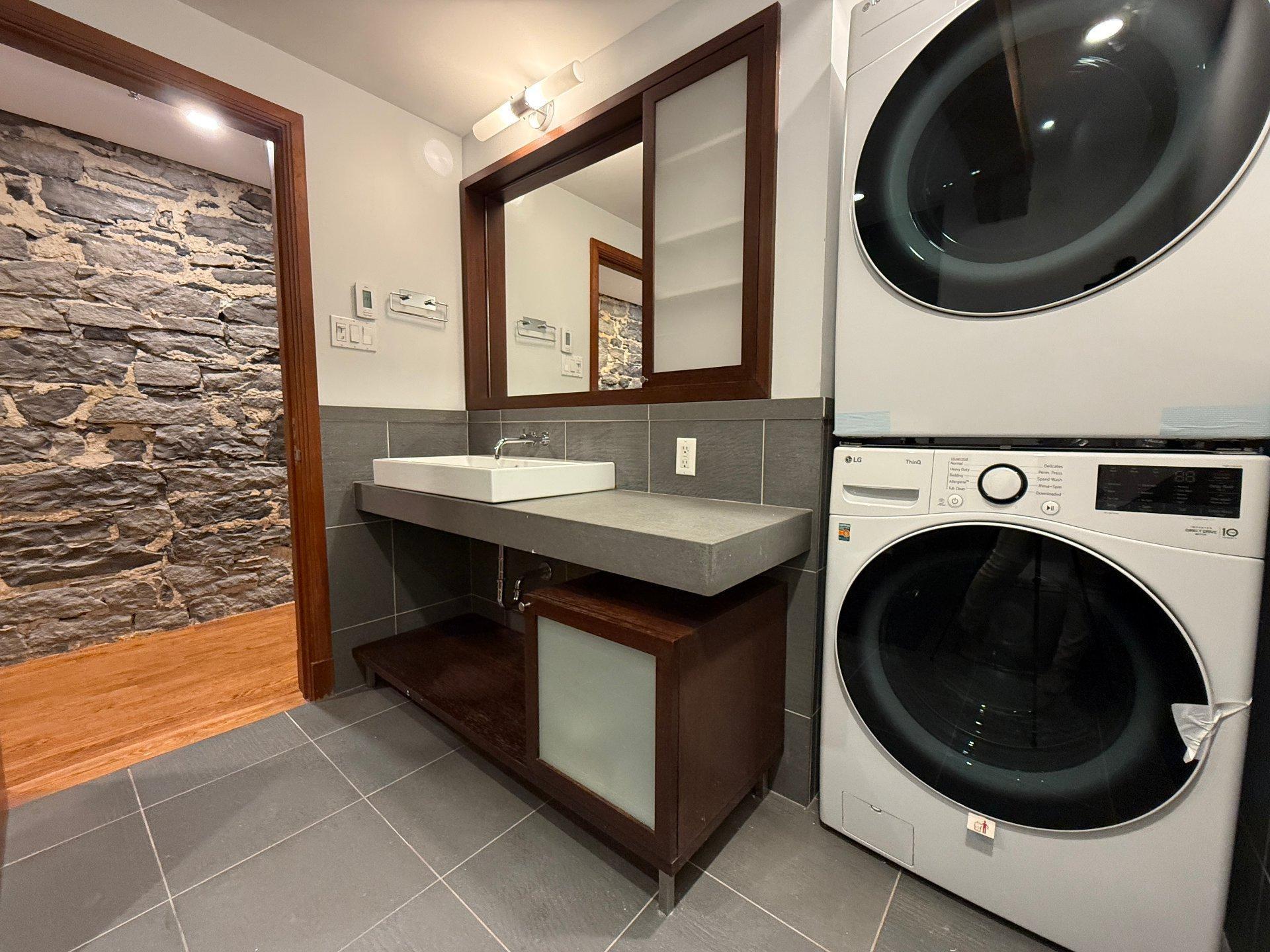 









157


Rue St-Paul O.

, 49,
Montréal (Ville-Marie),




QC
H2Y1Z5

