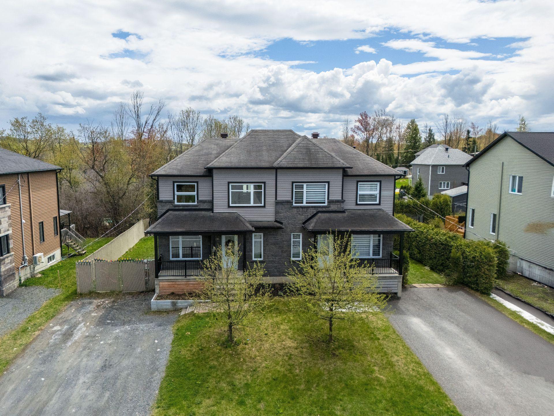 









738


Rue des Girolles

,
Sherbrooke (Brompton/Rock Forest/Saint-Élie/Deauville),




QC
J1N0Y2

