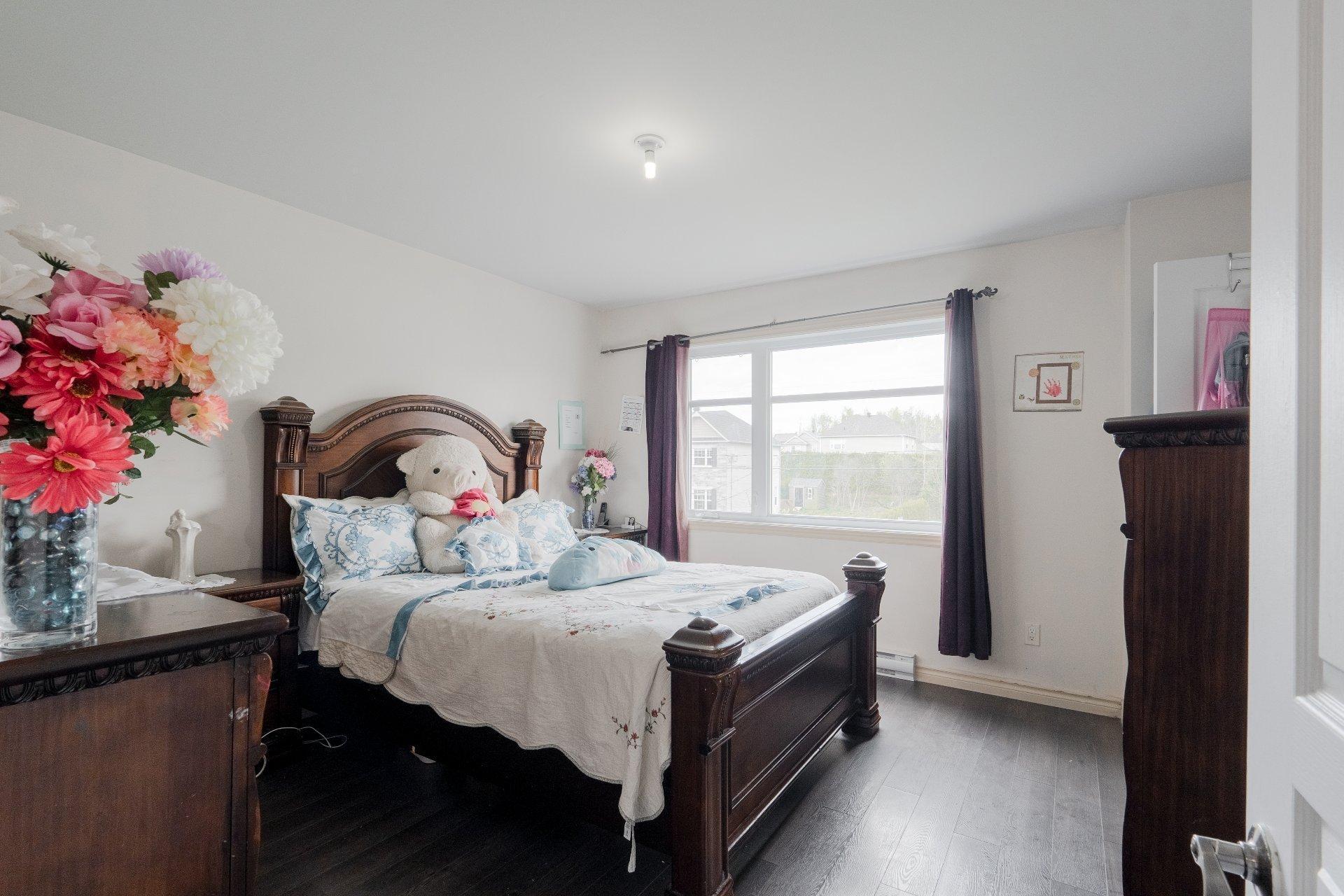 









738


Rue des Girolles

,
Sherbrooke (Brompton/Rock Forest/Saint-Élie/Deauville),




QC
J1N0Y2

