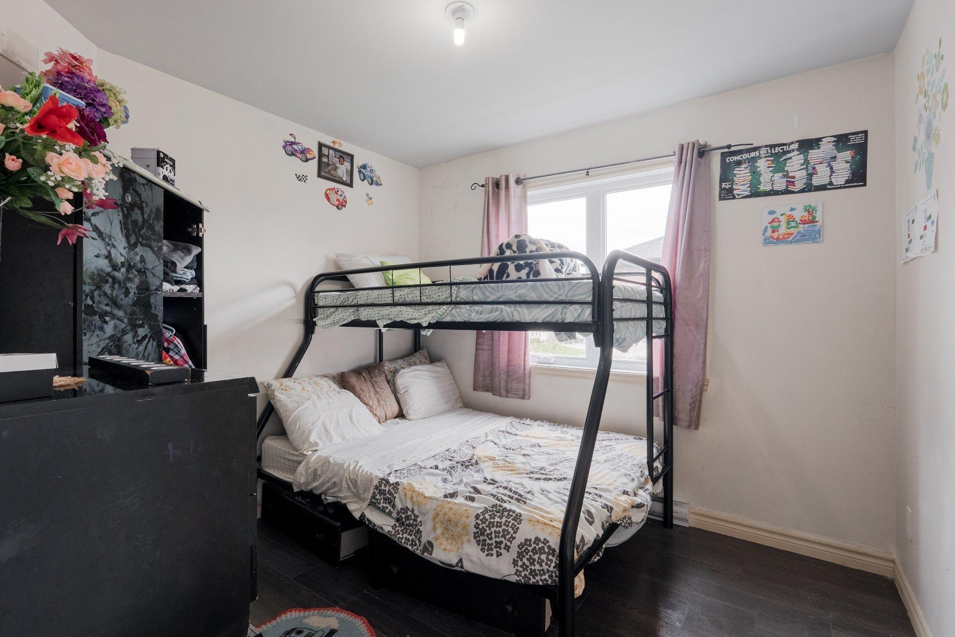 









738


Rue des Girolles

,
Sherbrooke (Brompton/Rock Forest/Saint-Élie/Deauville),




QC
J1N0Y2

