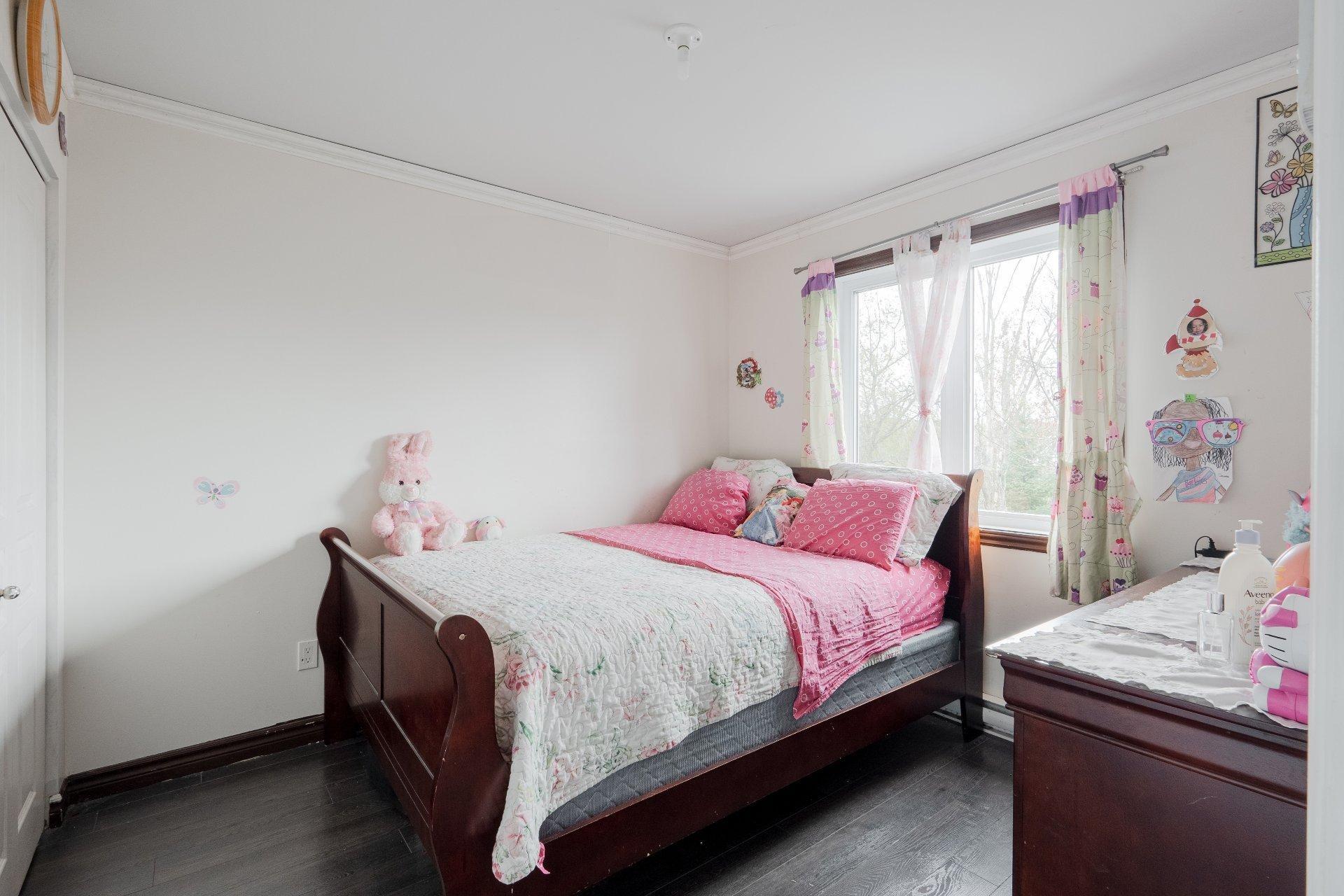 









738


Rue des Girolles

,
Sherbrooke (Brompton/Rock Forest/Saint-Élie/Deauville),




QC
J1N0Y2

