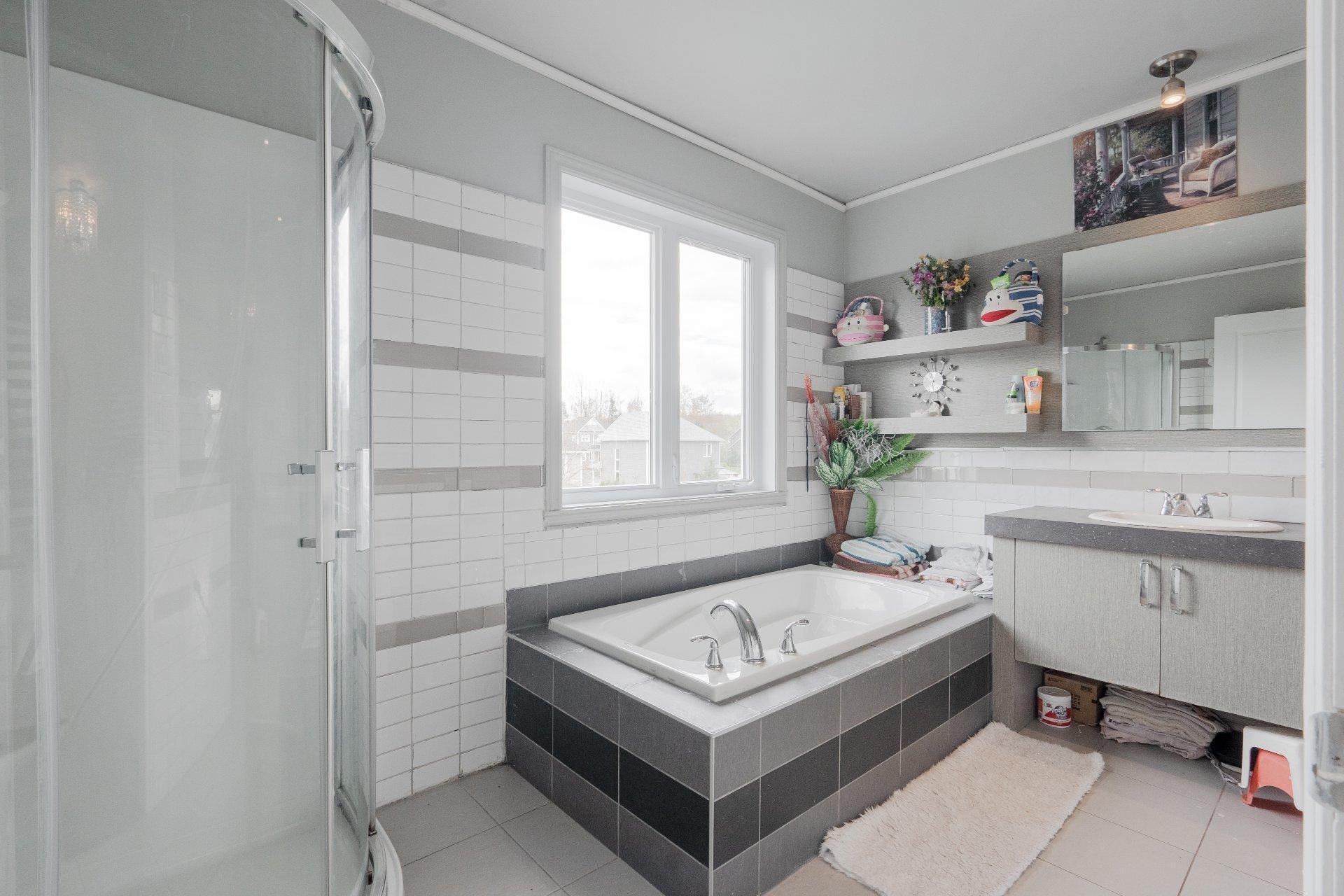









738


Rue des Girolles

,
Sherbrooke (Brompton/Rock Forest/Saint-Élie/Deauville),




QC
J1N0Y2

