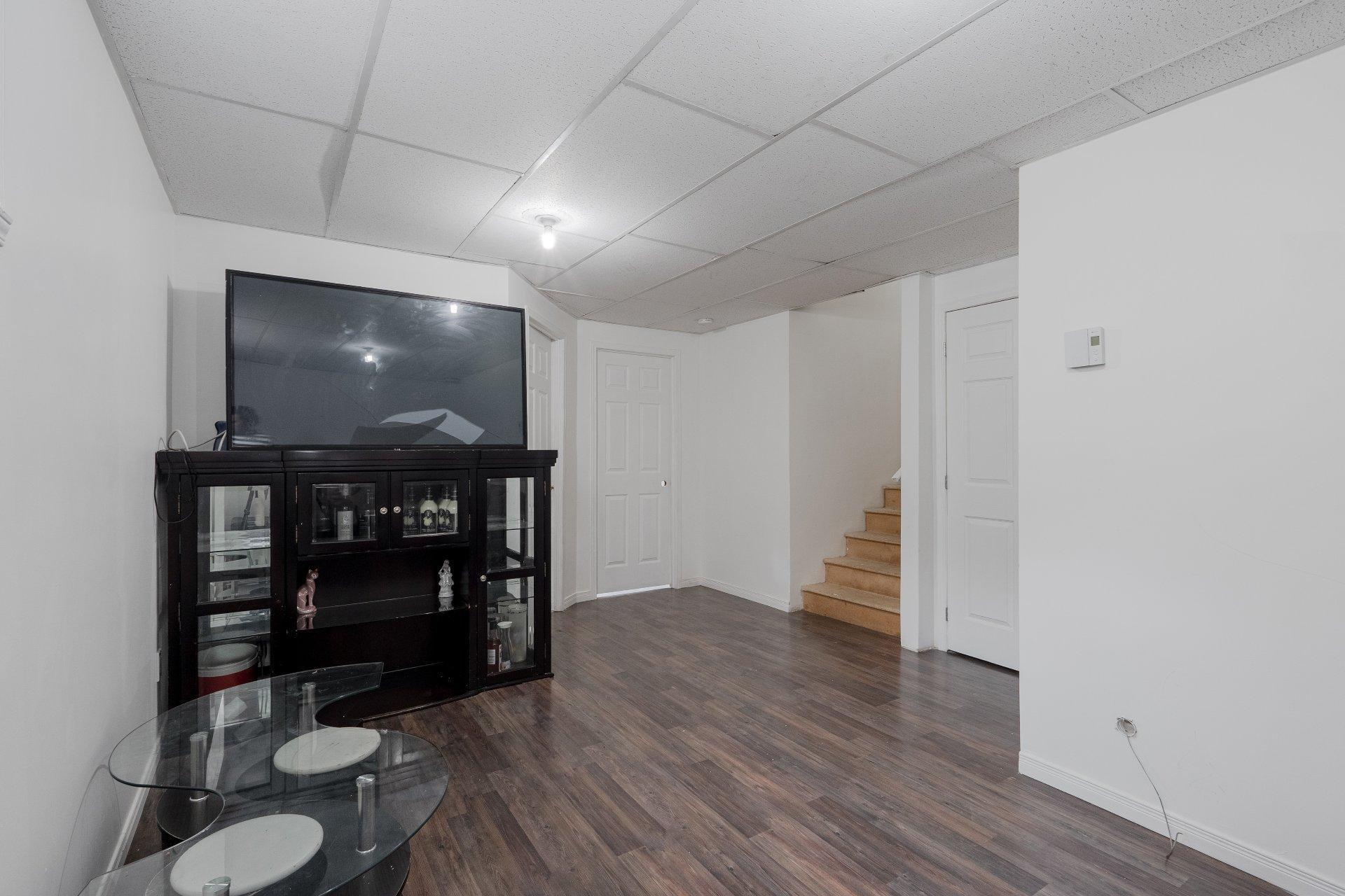 









738


Rue des Girolles

,
Sherbrooke (Brompton/Rock Forest/Saint-Élie/Deauville),




QC
J1N0Y2

