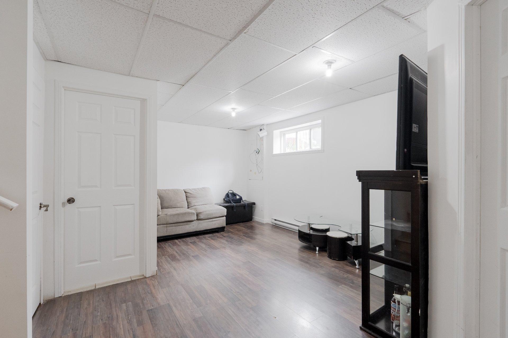 









738


Rue des Girolles

,
Sherbrooke (Brompton/Rock Forest/Saint-Élie/Deauville),




QC
J1N0Y2

