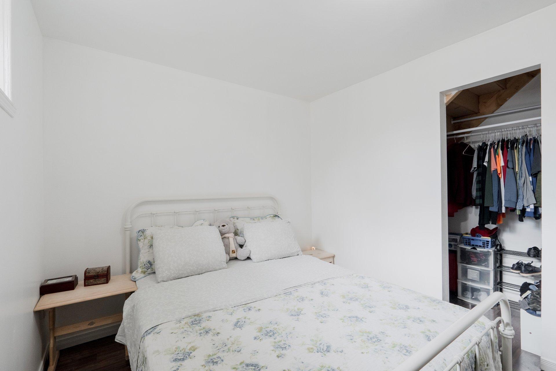









738


Rue des Girolles

,
Sherbrooke (Brompton/Rock Forest/Saint-Élie/Deauville),




QC
J1N0Y2

