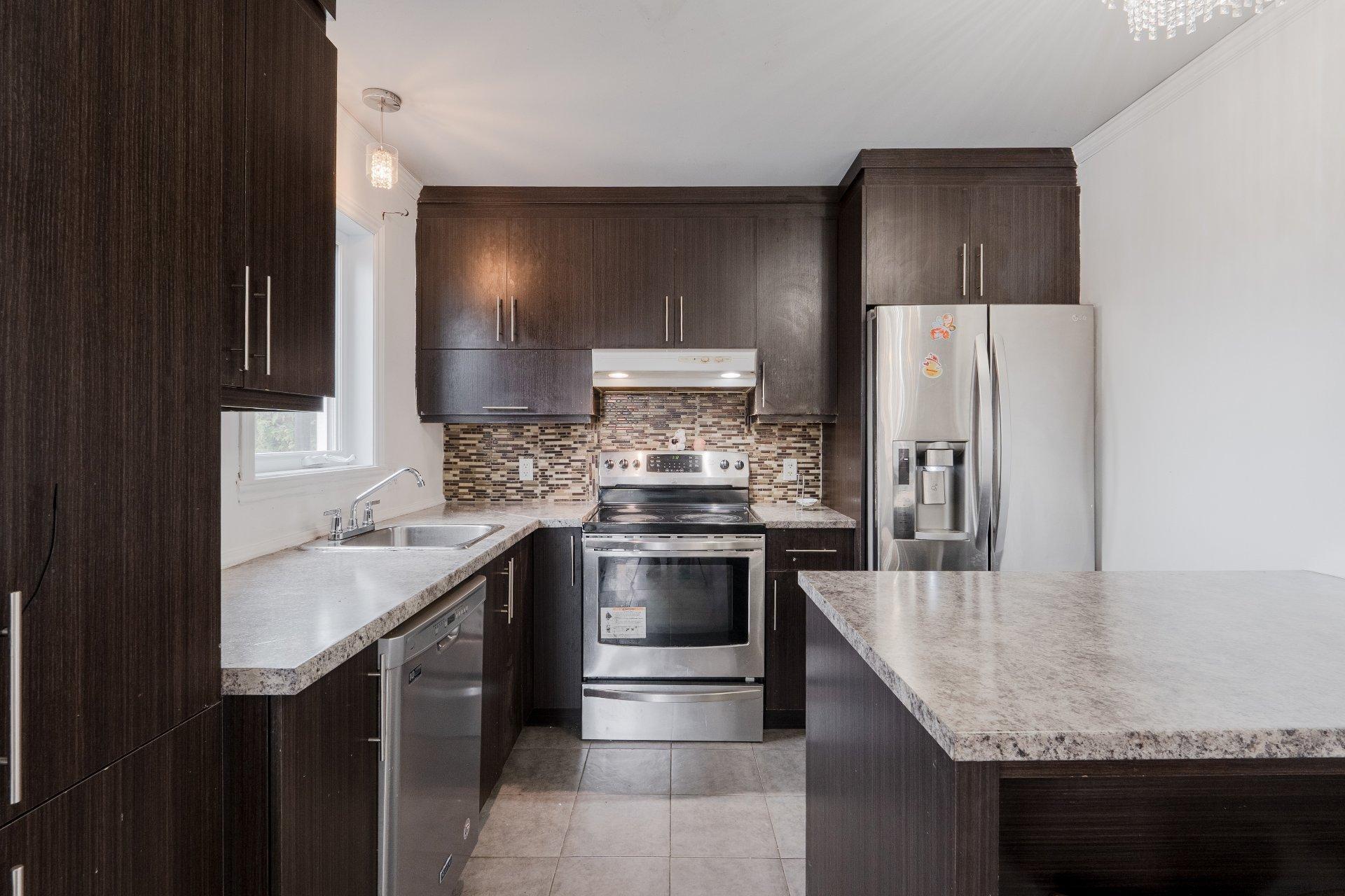 









738


Rue des Girolles

,
Sherbrooke (Brompton/Rock Forest/Saint-Élie/Deauville),




QC
J1N0Y2

