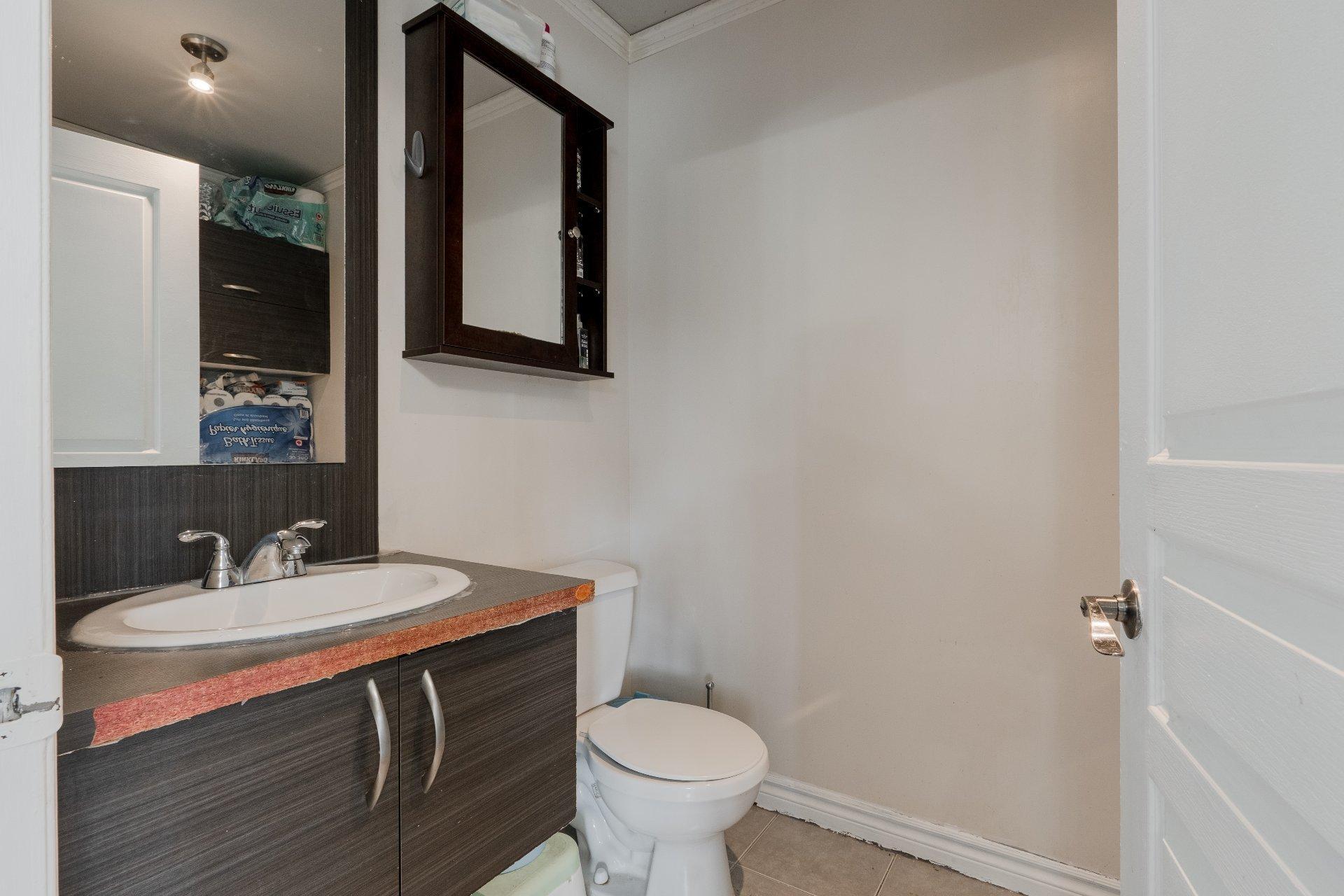 









738


Rue des Girolles

,
Sherbrooke (Brompton/Rock Forest/Saint-Élie/Deauville),




QC
J1N0Y2

