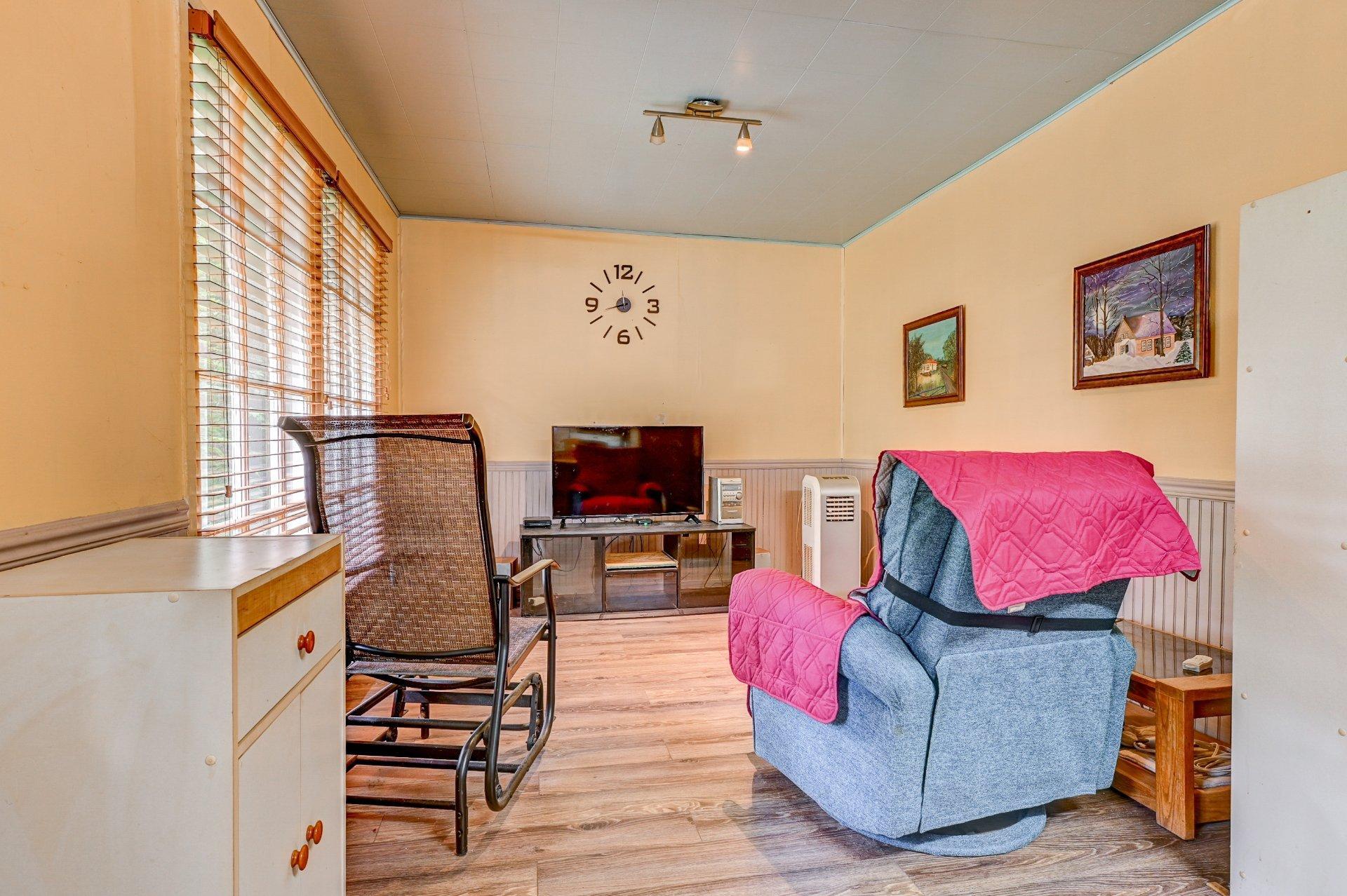 









315


Rue Juteau

,
Sainte-Sophie,




QC
J5J2P1

