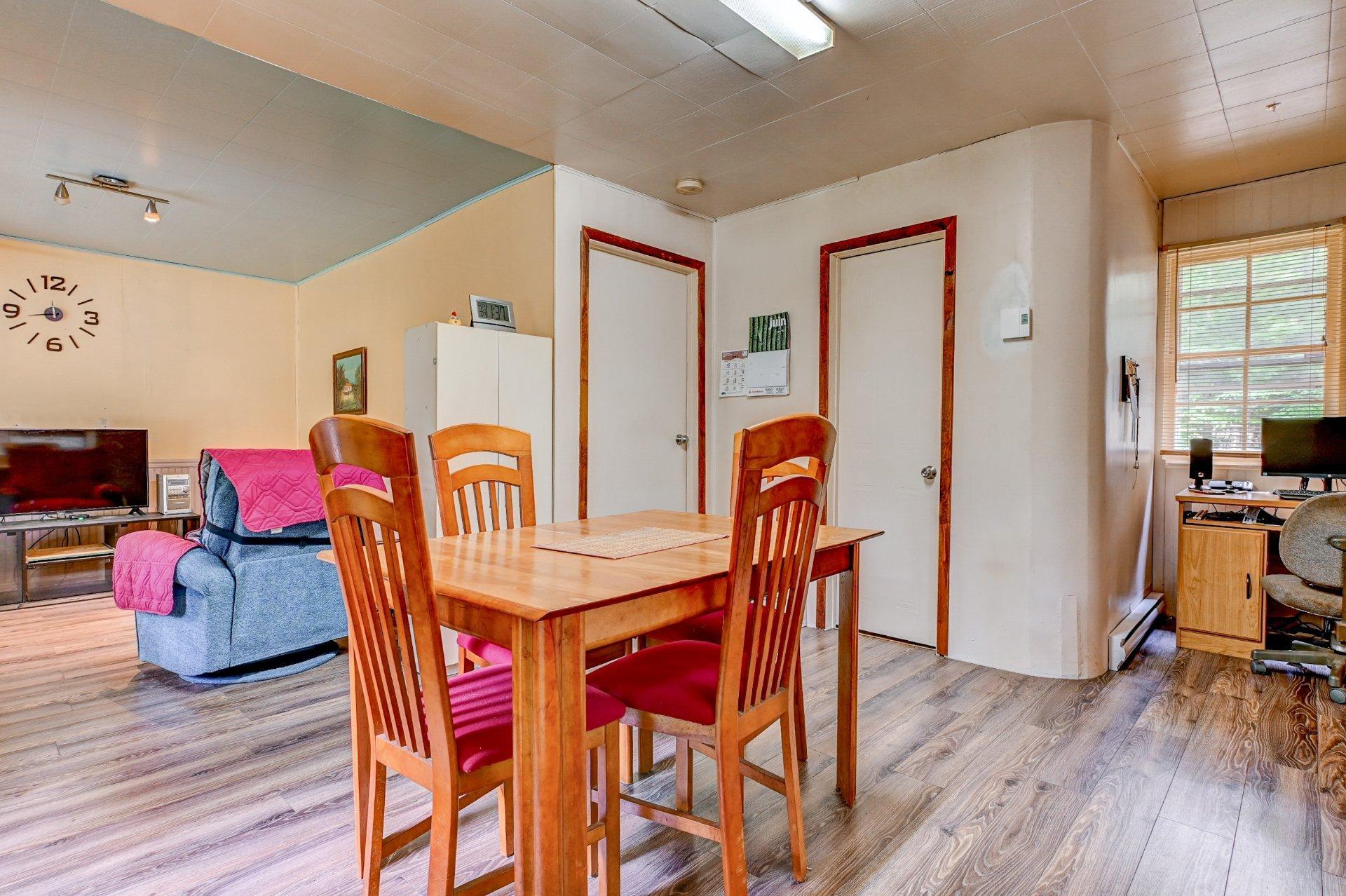 









315


Rue Juteau

,
Sainte-Sophie,




QC
J5J2P1

