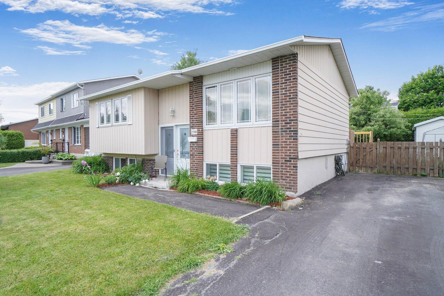 









298


Rue de Milan

,
Saint-Eustache,




QC
J7P4R3


