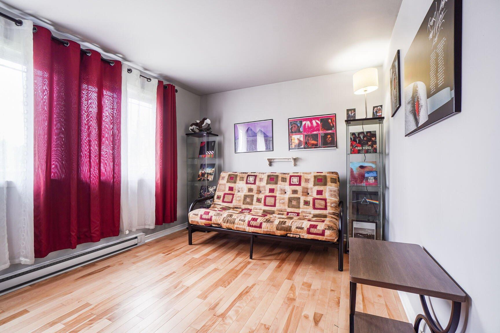 









298


Rue de Milan

,
Saint-Eustache,




QC
J7P4R3

