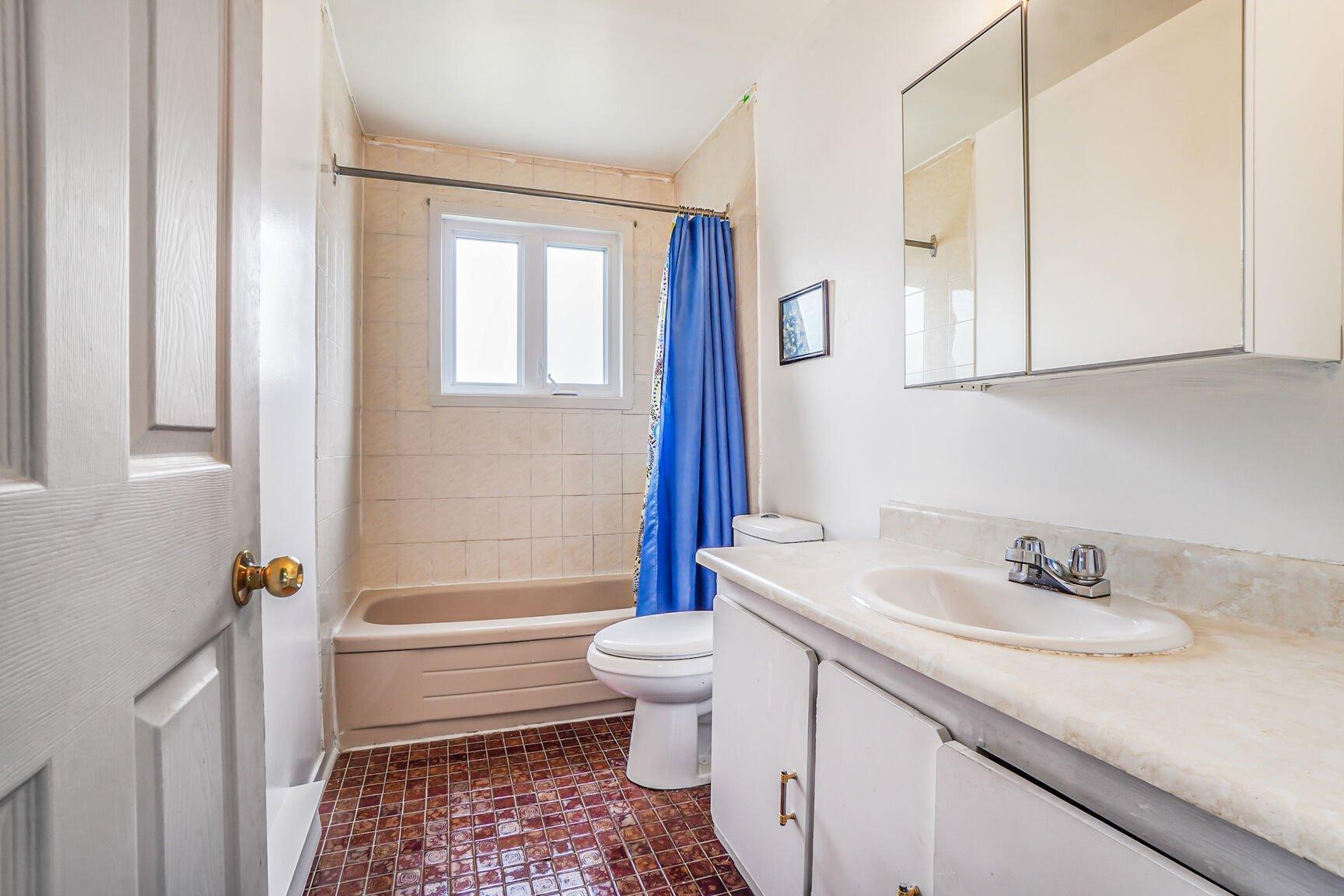 









298


Rue de Milan

,
Saint-Eustache,




QC
J7P4R3

