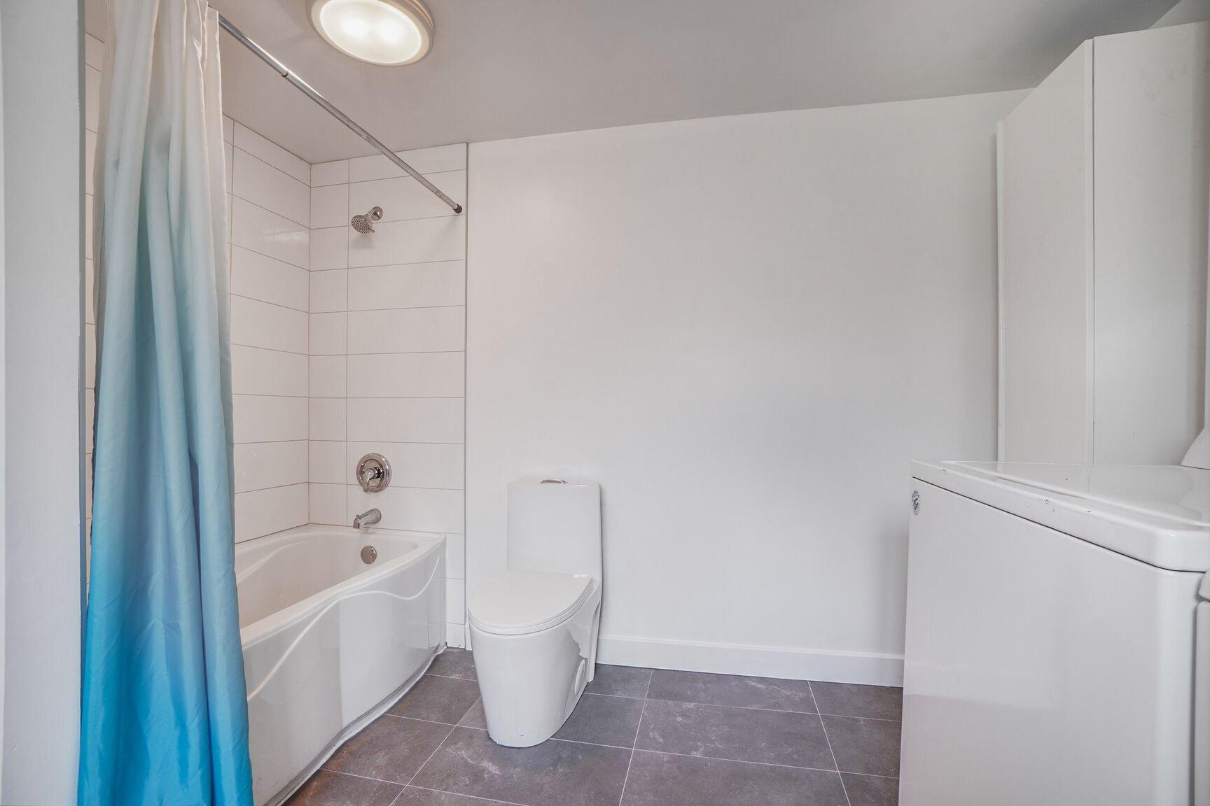 









298


Rue de Milan

,
Saint-Eustache,




QC
J7P4R3


