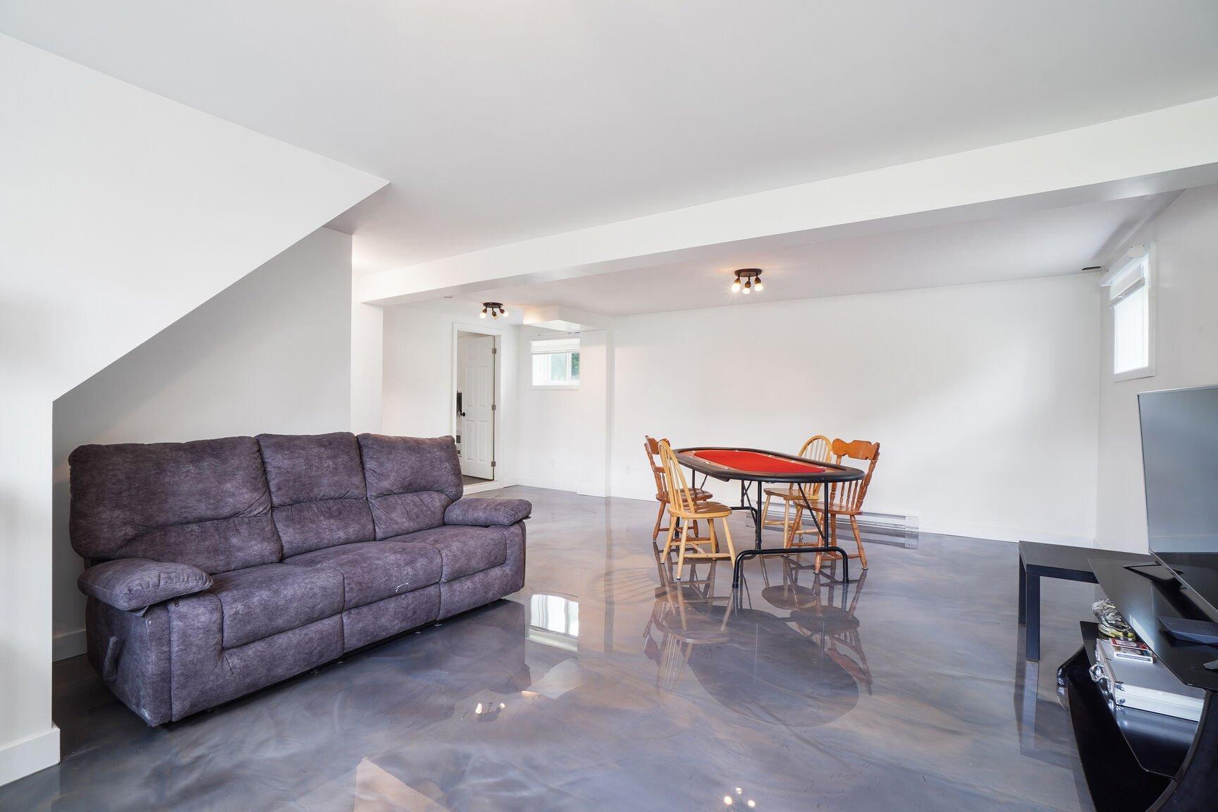 









298


Rue de Milan

,
Saint-Eustache,




QC
J7P4R3

