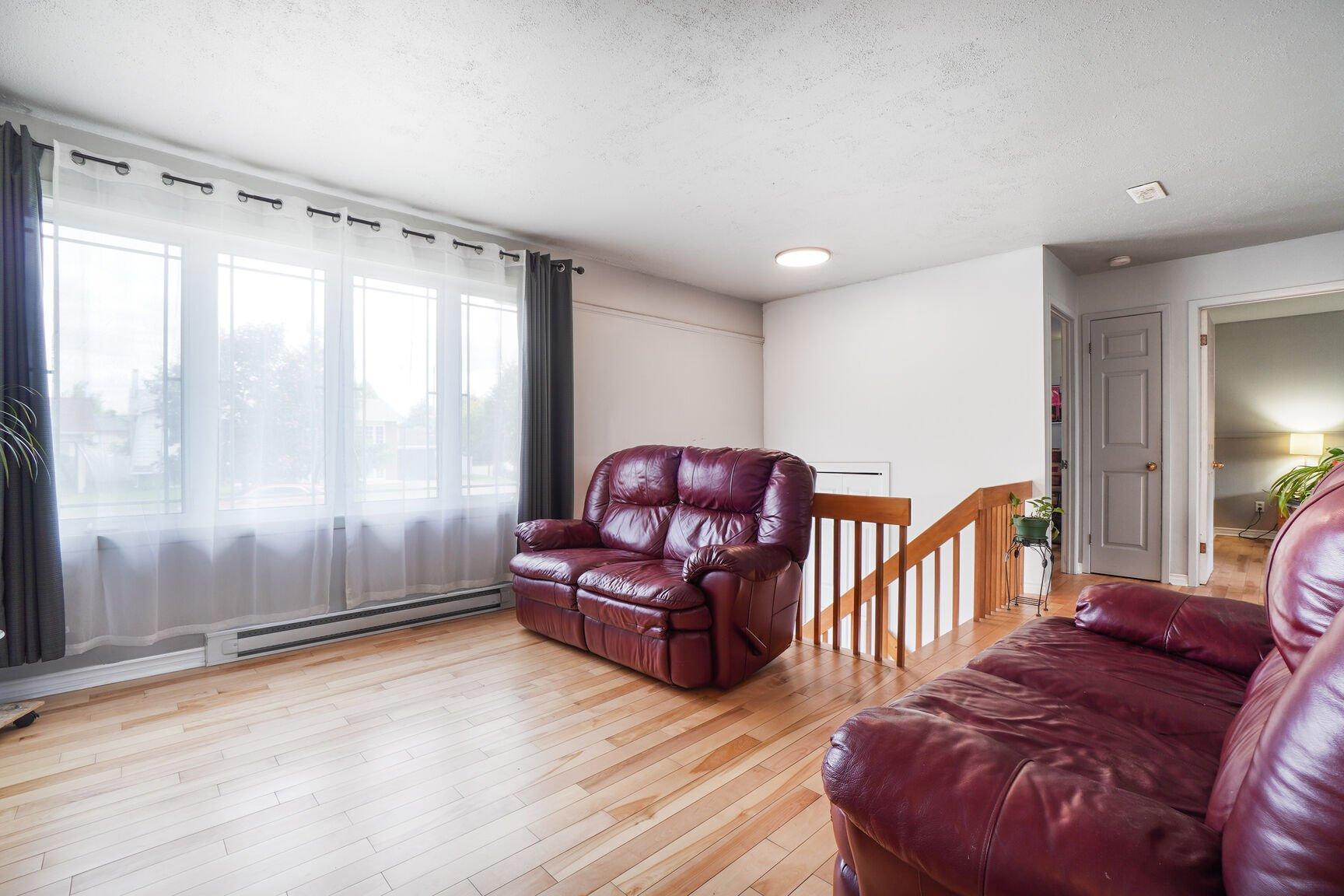 









298


Rue de Milan

,
Saint-Eustache,




QC
J7P4R3

