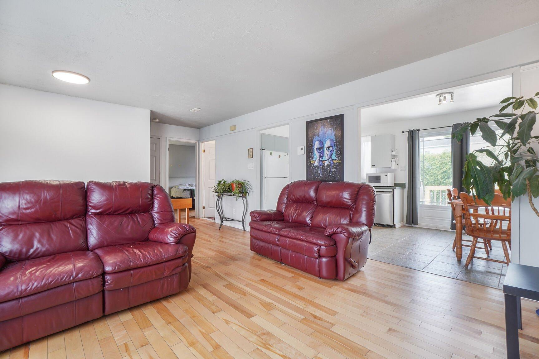









298


Rue de Milan

,
Saint-Eustache,




QC
J7P4R3


