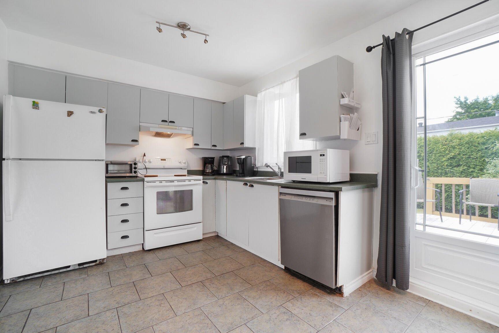 









298


Rue de Milan

,
Saint-Eustache,




QC
J7P4R3

