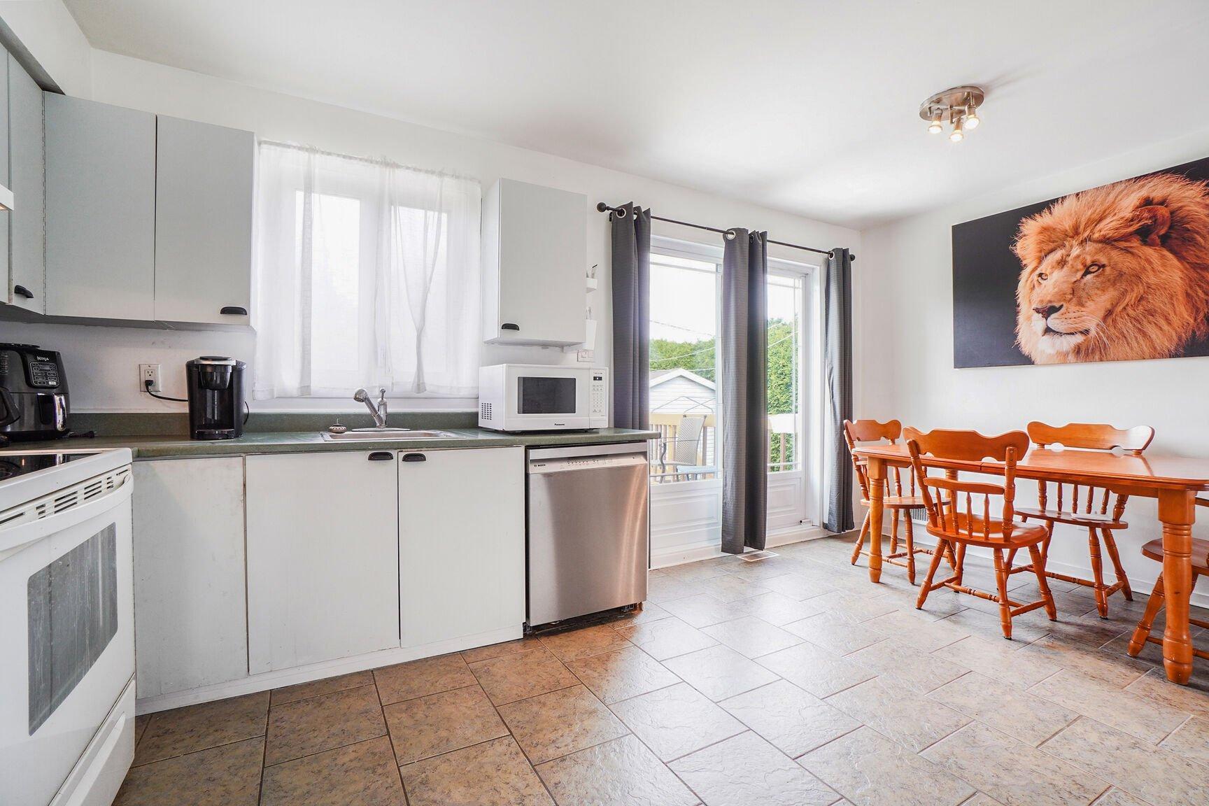 









298


Rue de Milan

,
Saint-Eustache,




QC
J7P4R3


