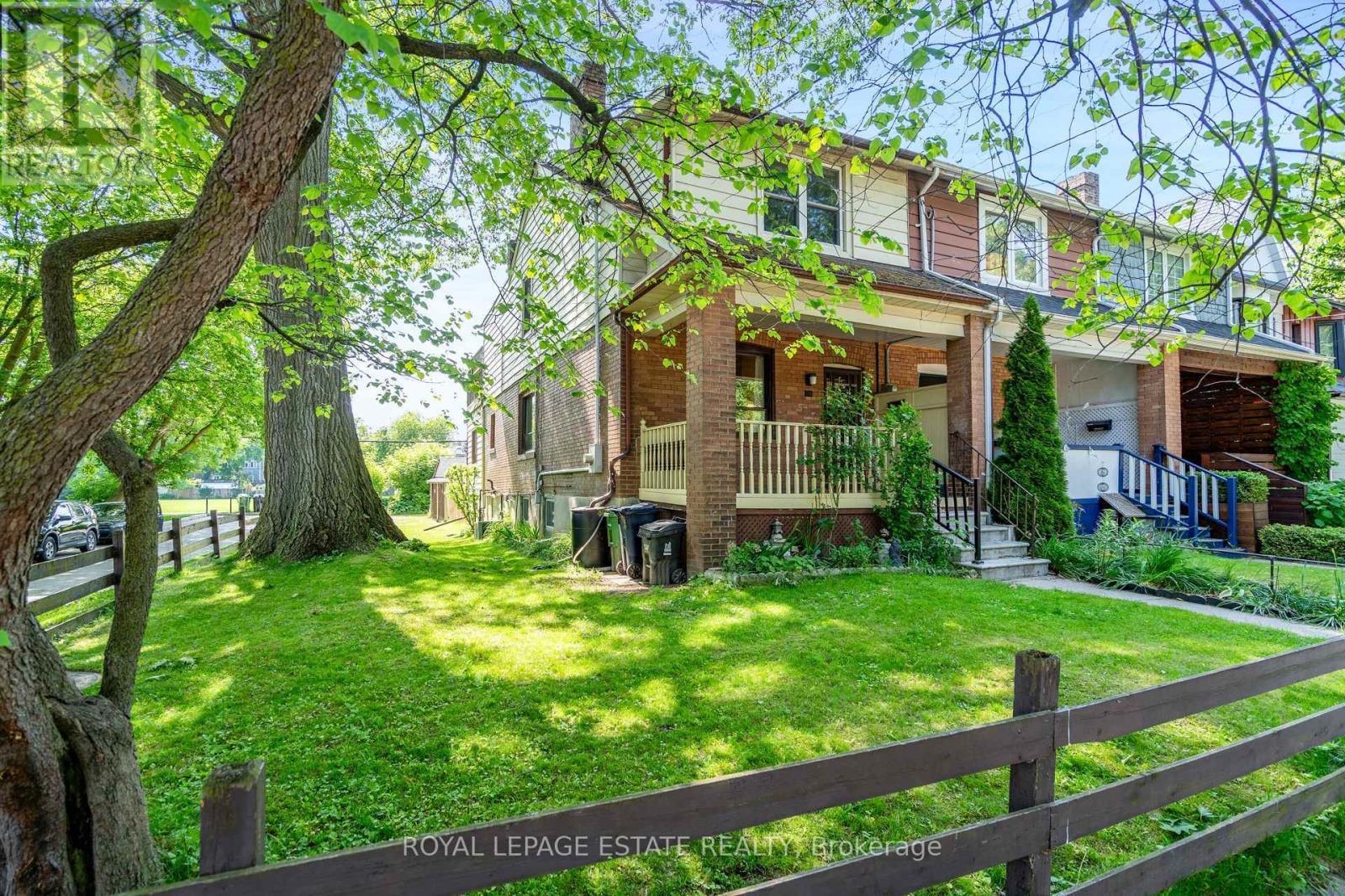 












54 KENILWORTH AVENUE

,
Toronto,




Ontario
M4L3S5

