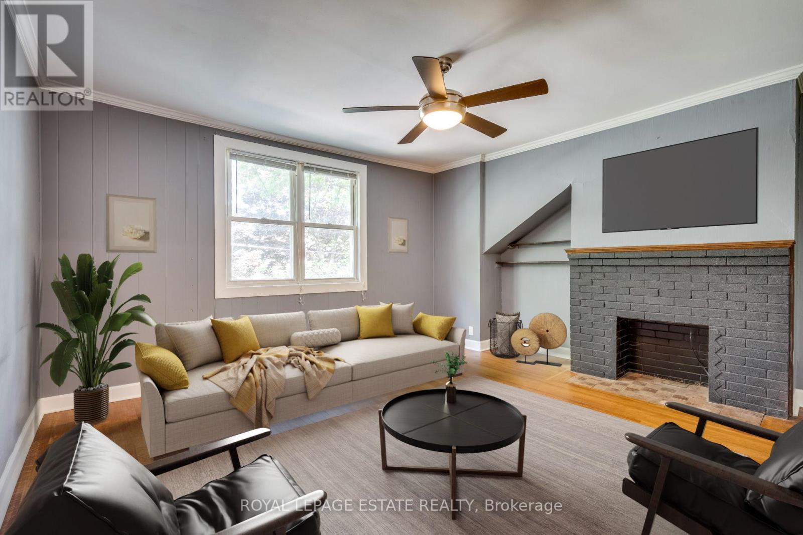 












54 KENILWORTH AVENUE

,
Toronto,




Ontario
M4L3S5

